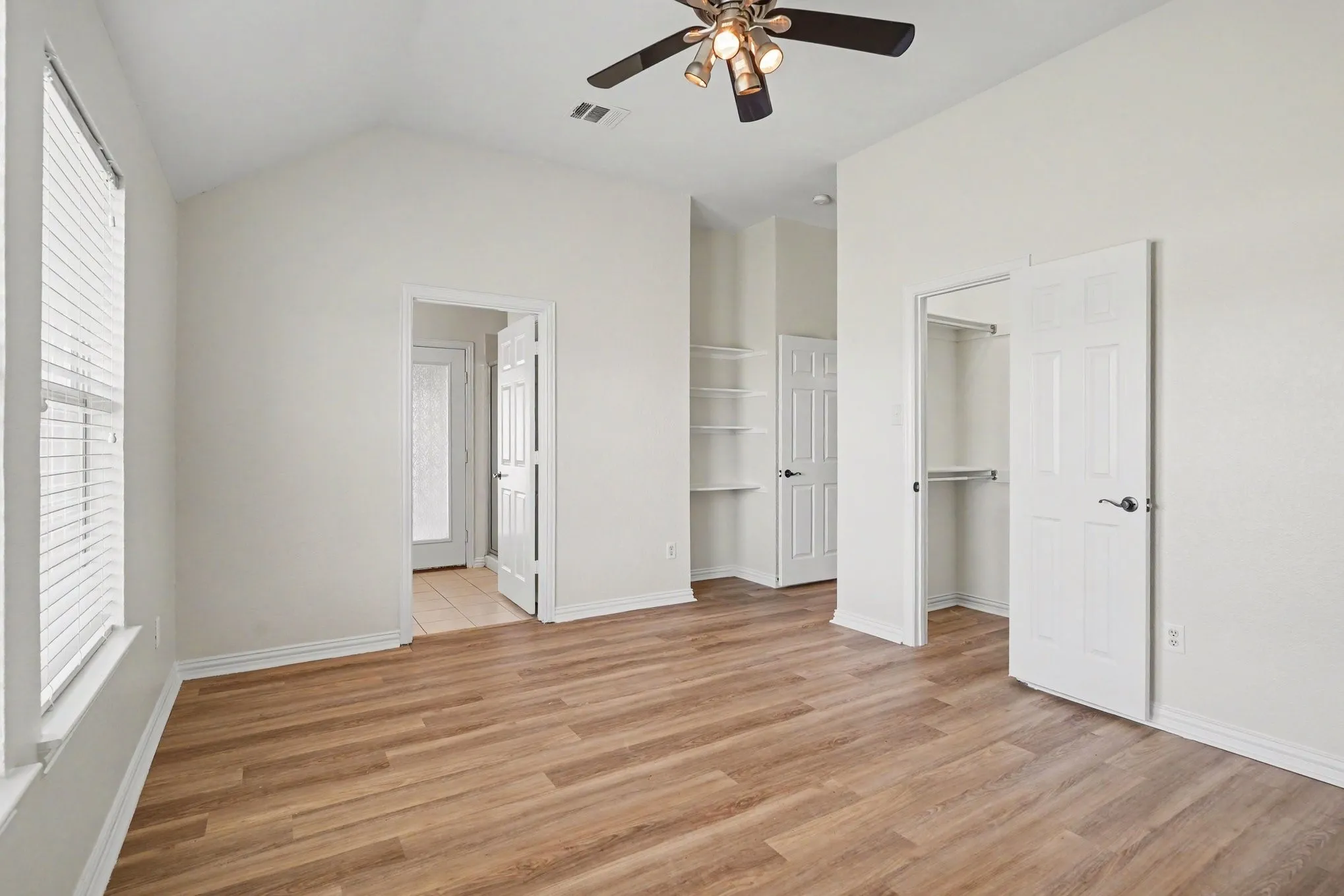 Single Family Residence For Sale in Johnson County , 4056 Running Brook Drive, Joshua, Texas 76058, 4 Bedroom, 3 Bathroom, 2 Garage spaces, 2,578 Sqft, built in 2006, mls#21360236, Real Estate Agent in Joshua, Homes For Sale in Johnson county, Homes For Sale in Joshua, Realtor in Joshua Texas, Real Estate Brokerage Independent Realty Texas, Luminita Cordes Realtor