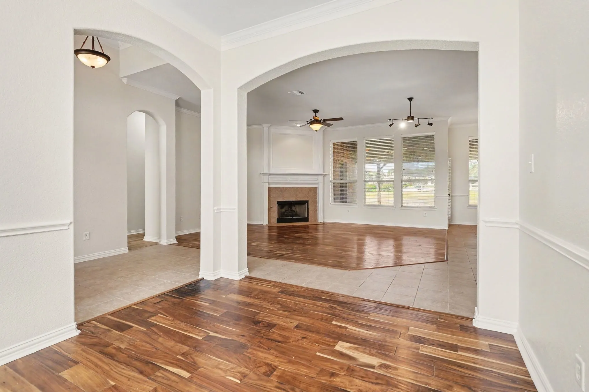 Single Family Residence For Sale in Johnson County , 4056 Running Brook Drive, Joshua, Texas 76058, 4 Bedroom, 3 Bathroom, 2 Garage spaces, 2,578 Sqft, built in 2006, mls#21360236, Real Estate Agent in Joshua, Homes For Sale in Johnson county, Homes For Sale in Joshua, Realtor in Joshua Texas, Real Estate Brokerage Independent Realty Texas, Luminita Cordes Realtor
