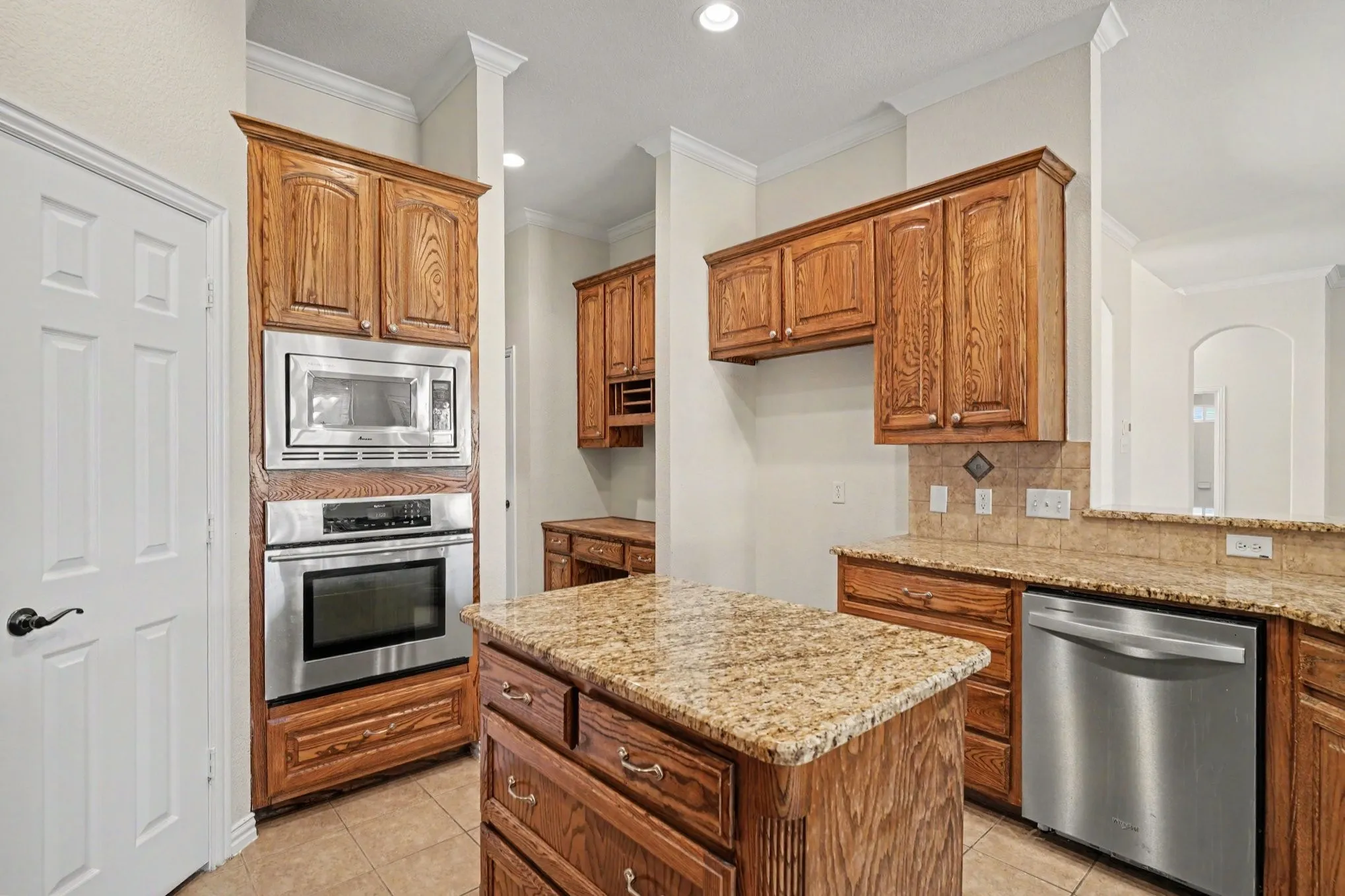 Single Family Residence For Sale in Johnson County , 4056 Running Brook Drive, Joshua, Texas 76058, 4 Bedroom, 3 Bathroom, 2 Garage spaces, 2,578 Sqft, built in 2006, mls#21360236, Real Estate Agent in Joshua, Homes For Sale in Johnson county, Homes For Sale in Joshua, Realtor in Joshua Texas, Real Estate Brokerage Independent Realty Texas, Luminita Cordes Realtor