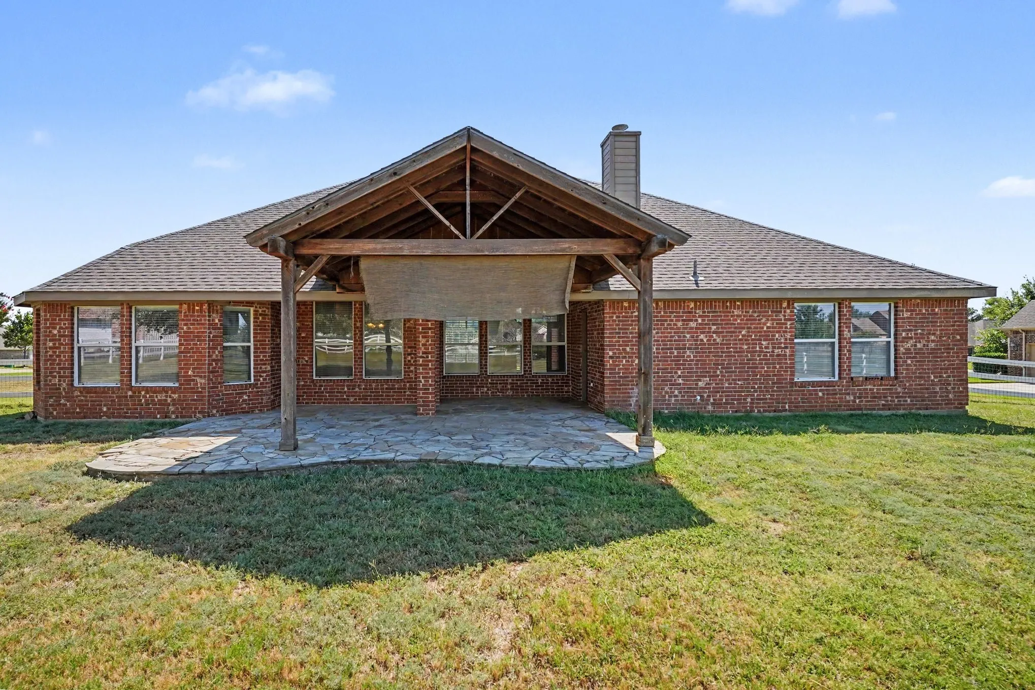 Single Family Residence For Sale in Johnson County , 4056 Running Brook Drive, Joshua, Texas 76058, 4 Bedroom, 3 Bathroom, 2 Garage spaces, 2,578 Sqft, built in 2006, mls#21360236, Real Estate Agent in Joshua, Homes For Sale in Johnson county, Homes For Sale in Joshua, Realtor in Joshua Texas, Real Estate Brokerage Independent Realty Texas, Luminita Cordes Realtor