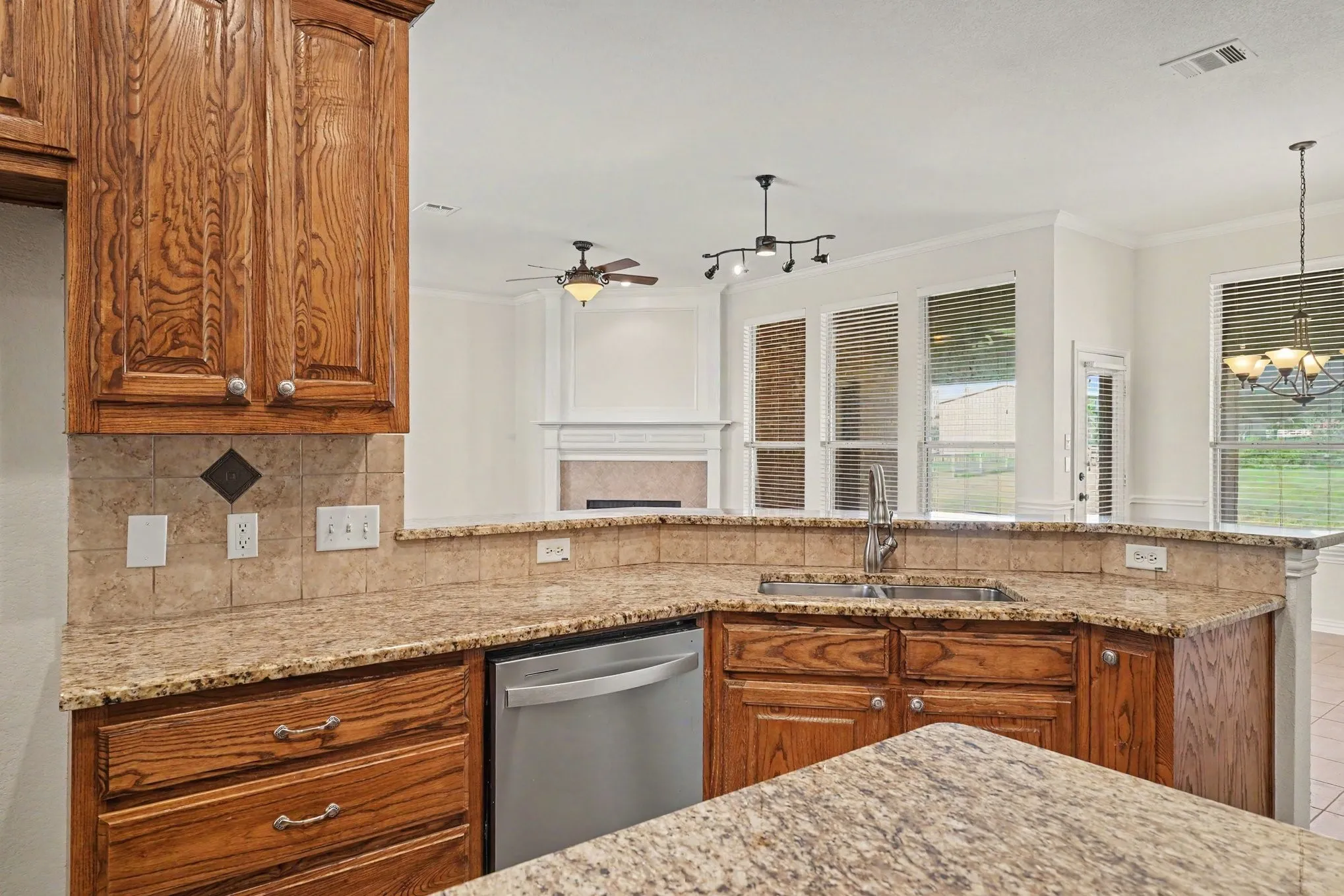Single Family Residence For Sale in Johnson County , 4056 Running Brook Drive, Joshua, Texas 76058, 4 Bedroom, 3 Bathroom, 2 Garage spaces, 2,578 Sqft, built in 2006, mls#21360236, Real Estate Agent in Joshua, Homes For Sale in Johnson county, Homes For Sale in Joshua, Realtor in Joshua Texas, Real Estate Brokerage Independent Realty Texas, Luminita Cordes Realtor