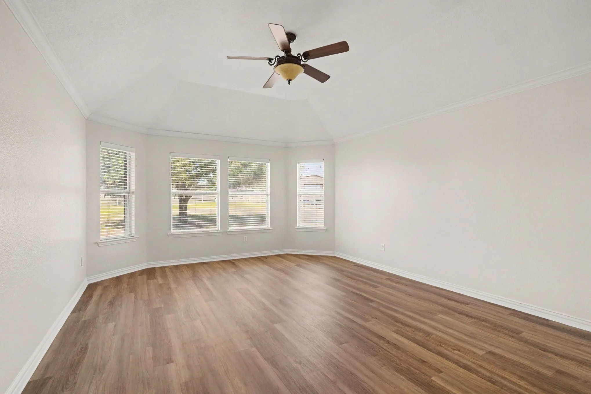 Single Family Residence For Sale in Johnson County , 4056 Running Brook Drive, Joshua, Texas 76058, 4 Bedroom, 3 Bathroom, 2 Garage spaces, 2,578 Sqft, built in 2006, mls#21360236, Real Estate Agent in Joshua, Homes For Sale in Johnson county, Homes For Sale in Joshua, Realtor in Joshua Texas, Real Estate Brokerage Independent Realty Texas, Luminita Cordes Realtor