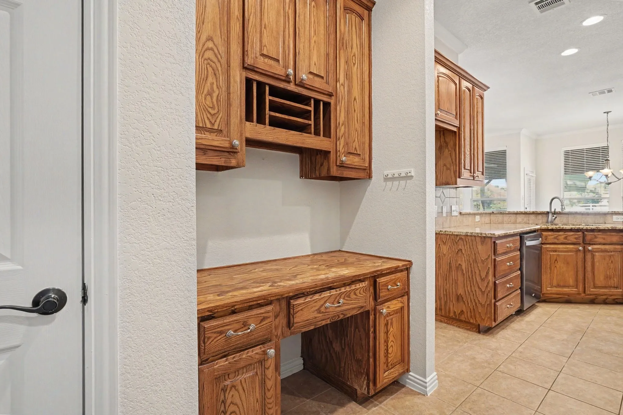 Single Family Residence For Sale in Johnson County , 4056 Running Brook Drive, Joshua, Texas 76058, 4 Bedroom, 3 Bathroom, 2 Garage spaces, 2,578 Sqft, built in 2006, mls#21360236, Real Estate Agent in Joshua, Homes For Sale in Johnson county, Homes For Sale in Joshua, Realtor in Joshua Texas, Real Estate Brokerage Independent Realty Texas, Luminita Cordes Realtor