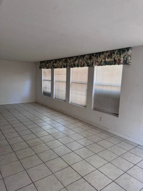 Single Family Residence For Sale in Tarrant County , 2703 Capistrano Court S, Arlington, Texas 76015, 3 Bedroom, 2 Bathroom, 2 Garage spaces, 1,317 Sqft, built in 1981, mls#21359952, Real Estate Agent in Arlington, Homes For Sale in Tarrant county, Homes For Sale in Arlington, Realtor in Arlington Texas, Real Estate Brokerage Independent Realty Texas, Luminita Cordes Realtor