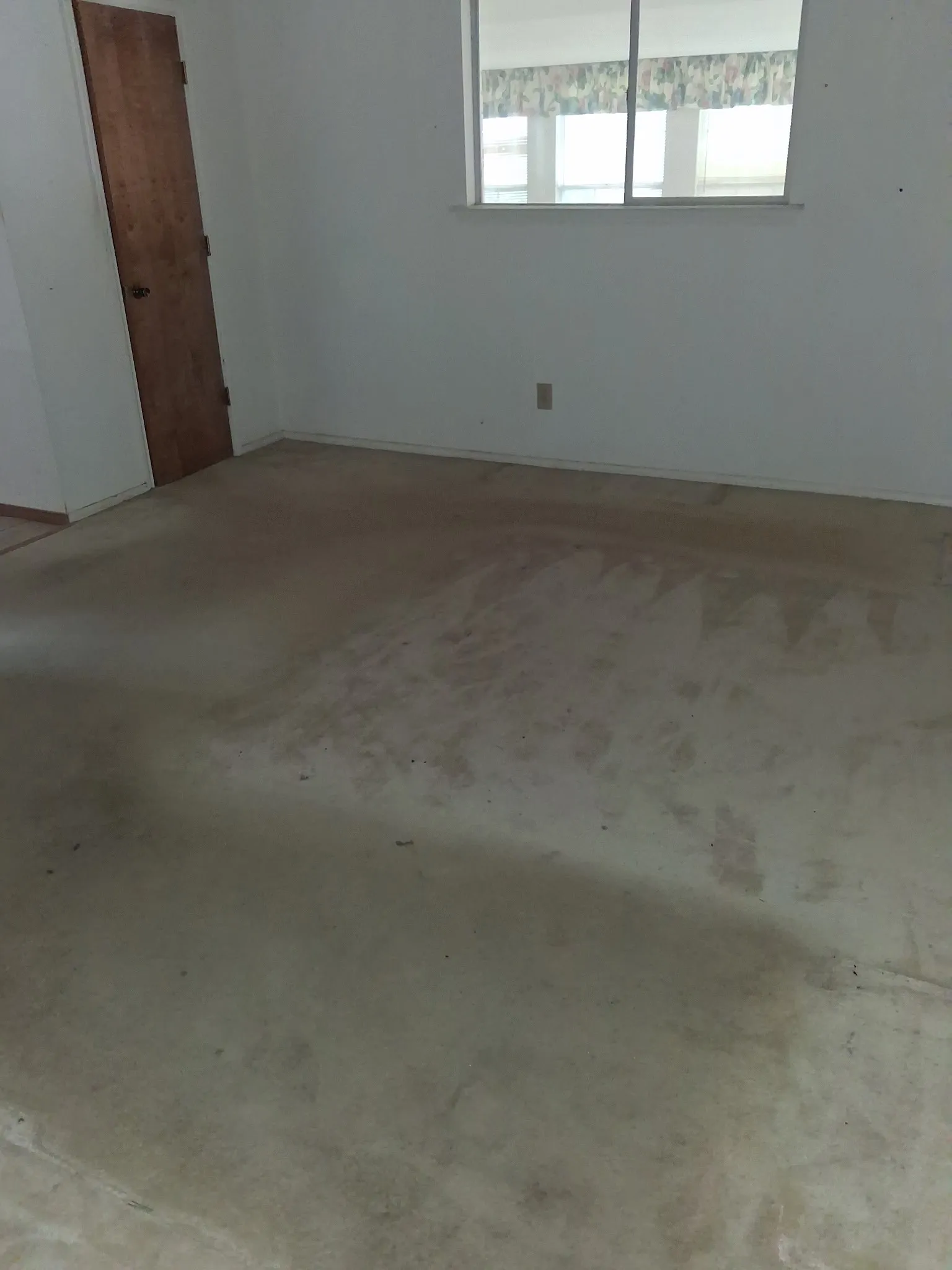 Single Family Residence For Sale in Tarrant County , 2703 Capistrano Court S, Arlington, Texas 76015, 3 Bedroom, 2 Bathroom, 2 Garage spaces, 1,317 Sqft, built in 1981, mls#21359952, Real Estate Agent in Arlington, Homes For Sale in Tarrant county, Homes For Sale in Arlington, Realtor in Arlington Texas, Real Estate Brokerage Independent Realty Texas, Luminita Cordes Realtor