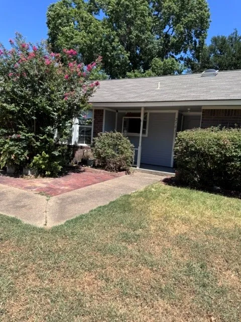 Single Family Residence For Sale in Tarrant County , 2703 Capistrano Court S, Arlington, Texas 76015, 3 Bedroom, 2 Bathroom, 2 Garage spaces, 1,317 Sqft, built in 1981, mls#21359952, Real Estate Agent in Arlington, Homes For Sale in Tarrant county, Homes For Sale in Arlington, Realtor in Arlington Texas, Real Estate Brokerage Independent Realty Texas, Luminita Cordes Realtor