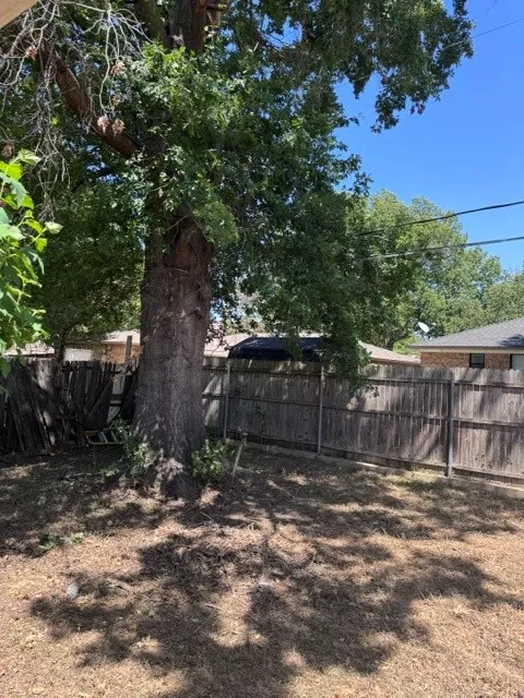 Single Family Residence For Sale in Tarrant County , 2703 Capistrano Court S, Arlington, Texas 76015, 3 Bedroom, 2 Bathroom, 2 Garage spaces, 1,317 Sqft, built in 1981, mls#21359952, Real Estate Agent in Arlington, Homes For Sale in Tarrant county, Homes For Sale in Arlington, Realtor in Arlington Texas, Real Estate Brokerage Independent Realty Texas, Luminita Cordes Realtor