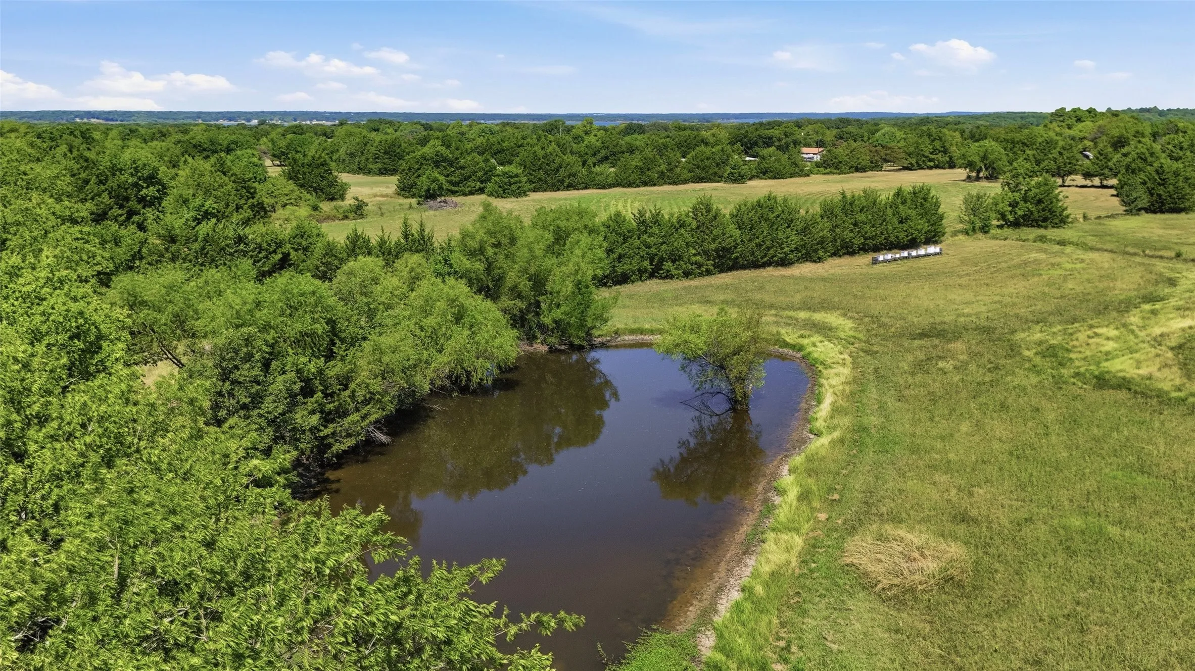 Single Family Residence For Sale in Grayson County , 2134 Flowing Wells Road, Pottsboro, Texas 75076, 3 Bedroom, 1 Bathroom, Garage spaces, 1,081 Sqft, built in 1980, mls#21356749, Real Estate Agent in Pottsboro, Homes For Sale in Grayson county, Homes For Sale in Pottsboro, Realtor in Pottsboro Texas, Real Estate Brokerage Independent Realty Texas, Luminita Cordes Realtor