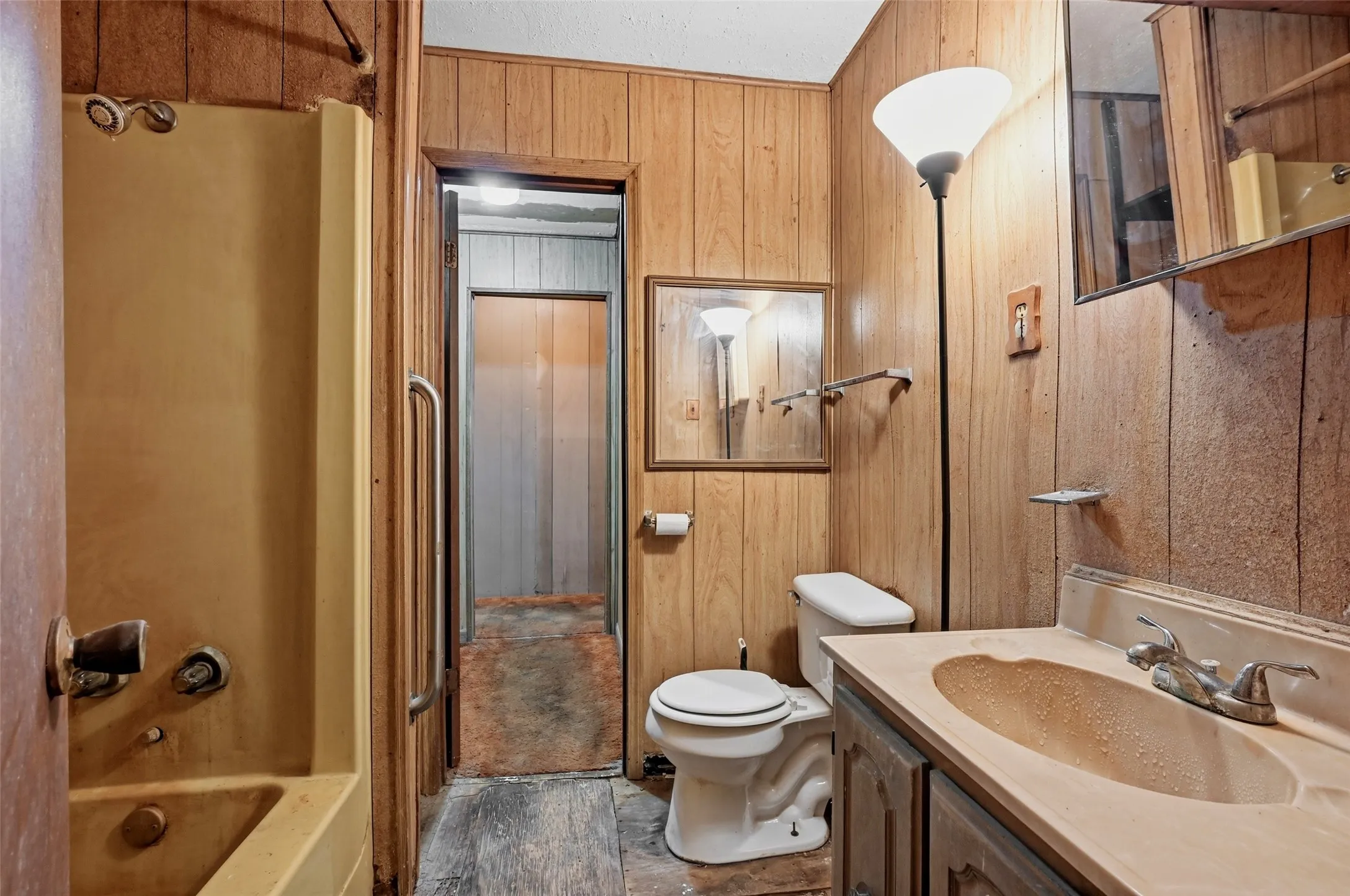Single Family Residence For Sale in Grayson County , 2134 Flowing Wells Road, Pottsboro, Texas 75076, 3 Bedroom, 1 Bathroom, Garage spaces, 1,081 Sqft, built in 1980, mls#21356749, Real Estate Agent in Pottsboro, Homes For Sale in Grayson county, Homes For Sale in Pottsboro, Realtor in Pottsboro Texas, Real Estate Brokerage Independent Realty Texas, Luminita Cordes Realtor