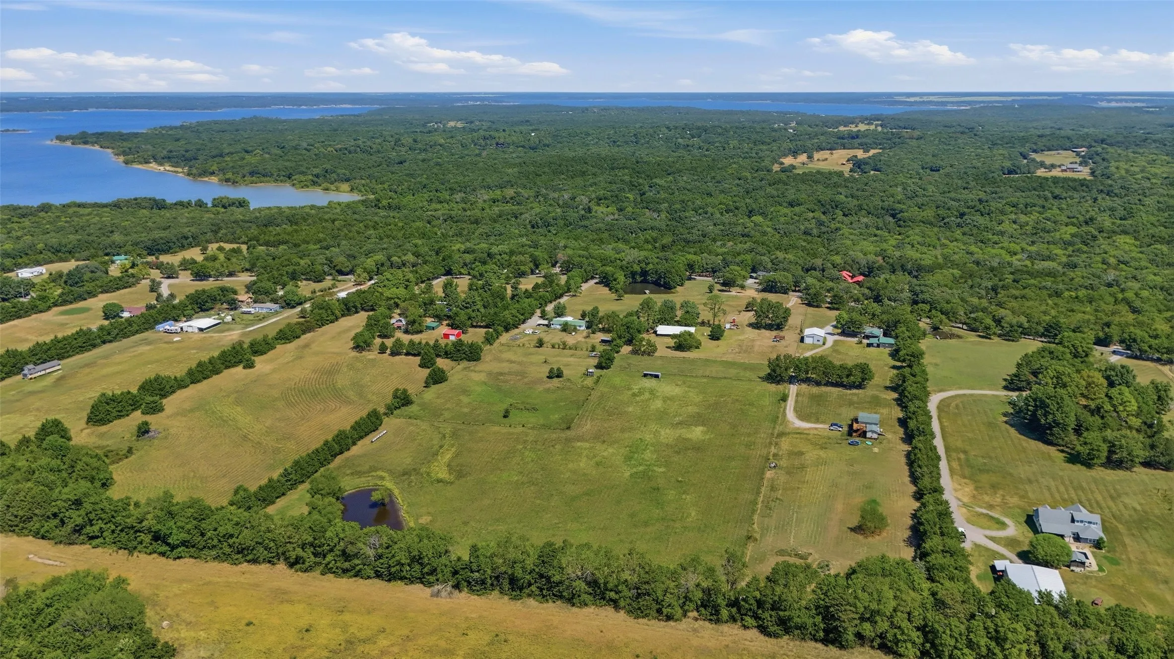 Single Family Residence For Sale in Grayson County , 2134 Flowing Wells Road, Pottsboro, Texas 75076, 3 Bedroom, 1 Bathroom, Garage spaces, 1,081 Sqft, built in 1980, mls#21356749, Real Estate Agent in Pottsboro, Homes For Sale in Grayson county, Homes For Sale in Pottsboro, Realtor in Pottsboro Texas, Real Estate Brokerage Independent Realty Texas, Luminita Cordes Realtor