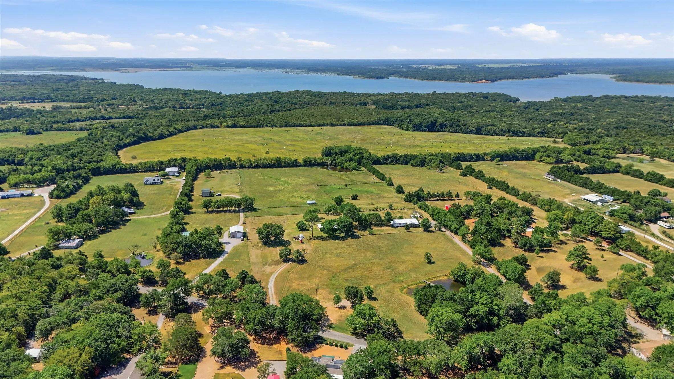 Single Family Residence For Sale in Grayson County , 2134 Flowing Wells Road, Pottsboro, Texas 75076, 3 Bedroom, 1 Bathroom, Garage spaces, 1,081 Sqft, built in 1980, mls#21356749, Real Estate Agent in Pottsboro, Homes For Sale in Grayson county, Homes For Sale in Pottsboro, Realtor in Pottsboro Texas, Real Estate Brokerage Independent Realty Texas, Luminita Cordes Realtor