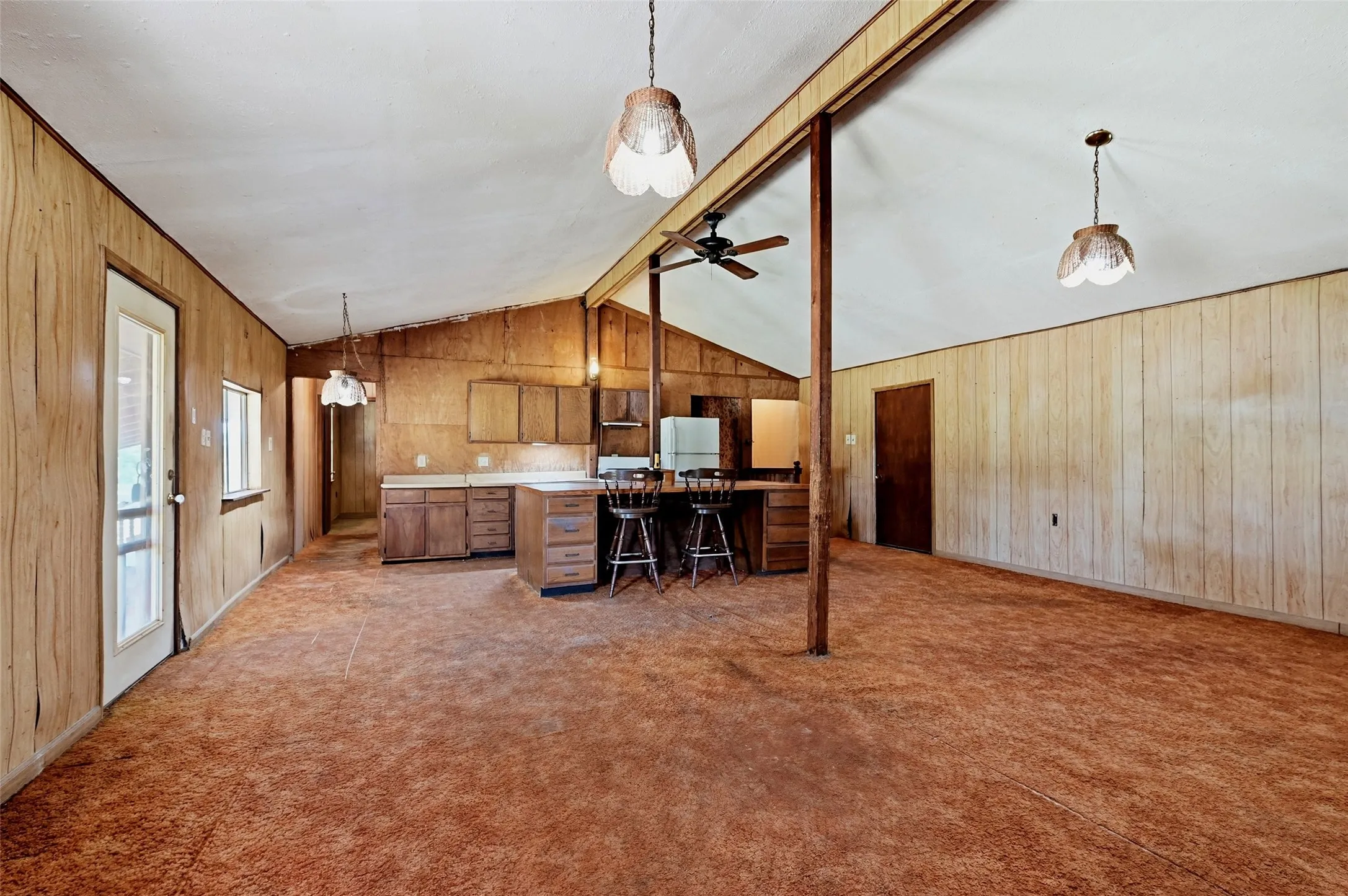 Single Family Residence For Sale in Grayson County , 2134 Flowing Wells Road, Pottsboro, Texas 75076, 3 Bedroom, 1 Bathroom, Garage spaces, 1,081 Sqft, built in 1980, mls#21356749, Real Estate Agent in Pottsboro, Homes For Sale in Grayson county, Homes For Sale in Pottsboro, Realtor in Pottsboro Texas, Real Estate Brokerage Independent Realty Texas, Luminita Cordes Realtor