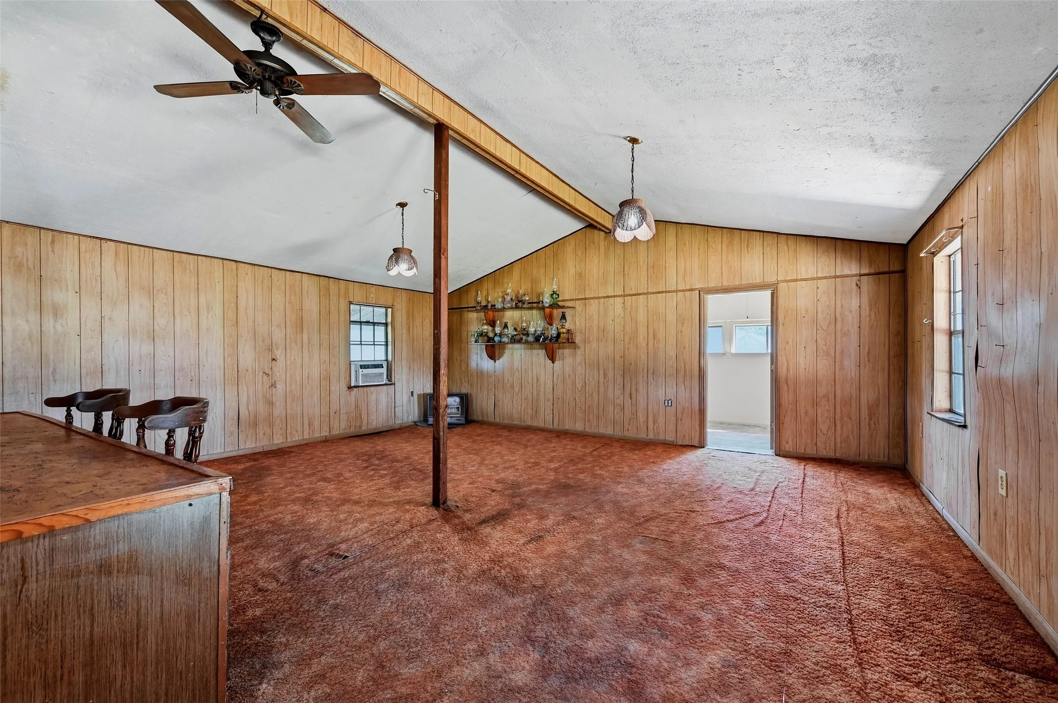 Single Family Residence For Sale in Grayson County , 2134 Flowing Wells Road, Pottsboro, Texas 75076, 3 Bedroom, 1 Bathroom, Garage spaces, 1,081 Sqft, built in 1980, mls#21356749, Real Estate Agent in Pottsboro, Homes For Sale in Grayson county, Homes For Sale in Pottsboro, Realtor in Pottsboro Texas, Real Estate Brokerage Independent Realty Texas, Luminita Cordes Realtor
