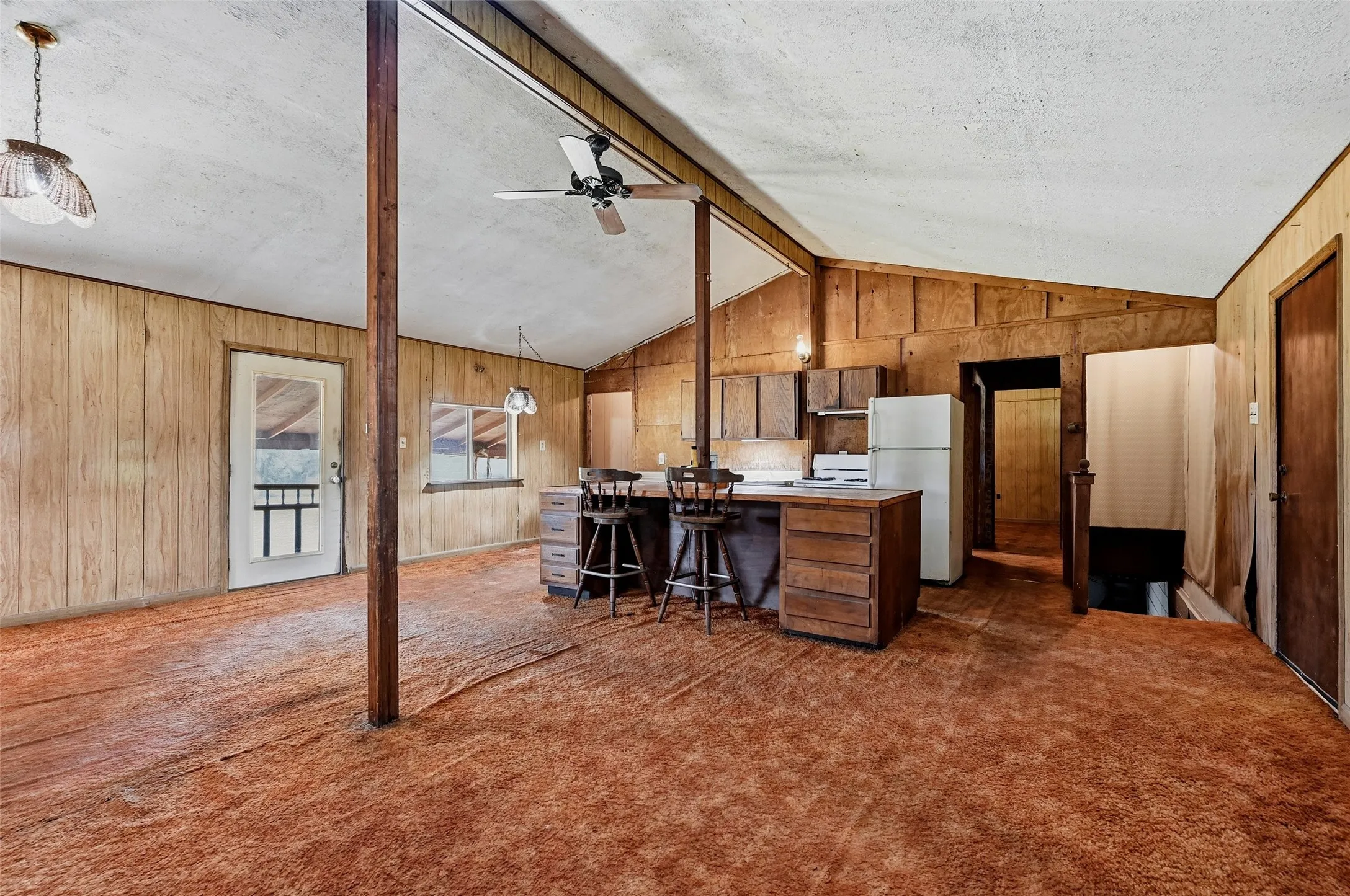 Single Family Residence For Sale in Grayson County , 2134 Flowing Wells Road, Pottsboro, Texas 75076, 3 Bedroom, 1 Bathroom, Garage spaces, 1,081 Sqft, built in 1980, mls#21356749, Real Estate Agent in Pottsboro, Homes For Sale in Grayson county, Homes For Sale in Pottsboro, Realtor in Pottsboro Texas, Real Estate Brokerage Independent Realty Texas, Luminita Cordes Realtor