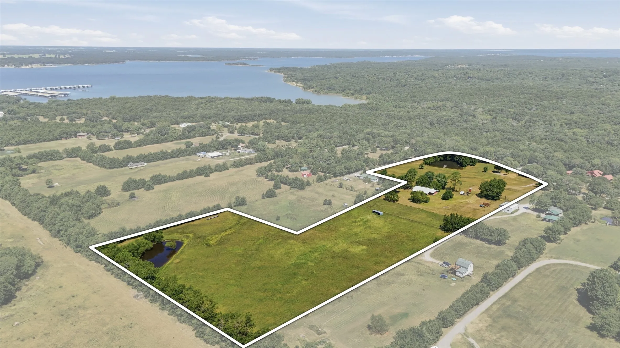 Single Family Residence For Sale in Grayson County , 2134 Flowing Wells Road, Pottsboro, Texas 75076, 3 Bedroom, 1 Bathroom, Garage spaces, 1,081 Sqft, built in 1980, mls#21356749, Real Estate Agent in Pottsboro, Homes For Sale in Grayson county, Homes For Sale in Pottsboro, Realtor in Pottsboro Texas, Real Estate Brokerage Independent Realty Texas, Luminita Cordes Realtor