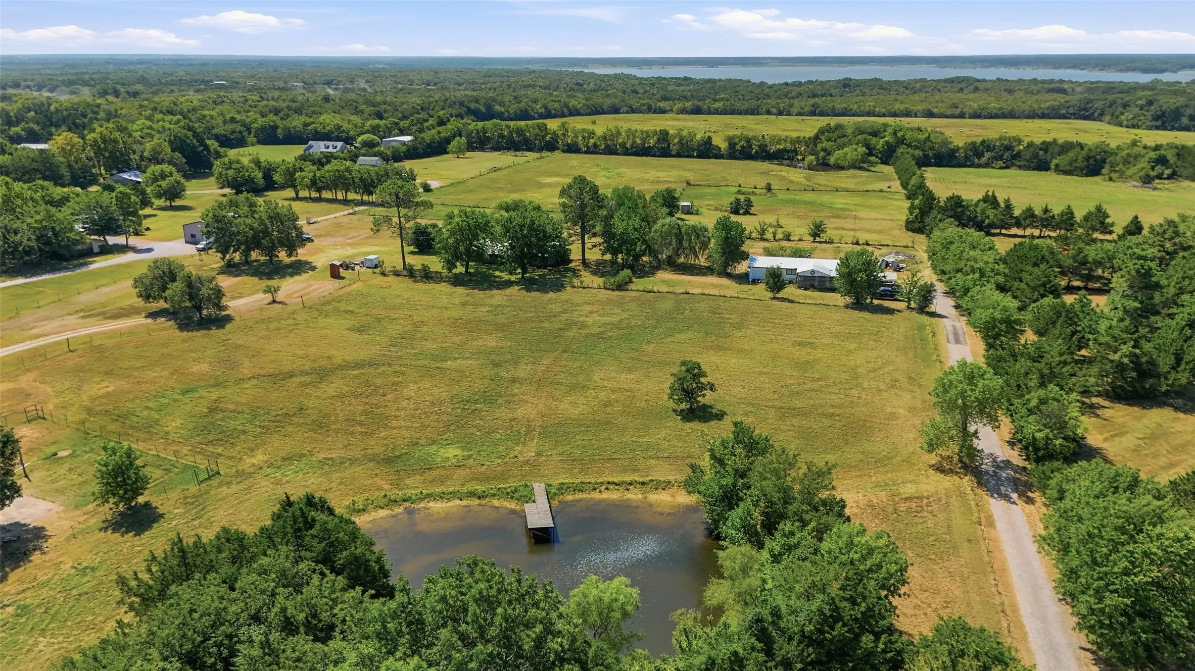 Single Family Residence For Sale in Grayson County , 2134 Flowing Wells Road, Pottsboro, Texas 75076, 3 Bedroom, 1 Bathroom, Garage spaces, 1,081 Sqft, built in 1980, mls#21356749, Real Estate Agent in Pottsboro, Homes For Sale in Grayson county, Homes For Sale in Pottsboro, Realtor in Pottsboro Texas, Real Estate Brokerage Independent Realty Texas, Luminita Cordes Realtor