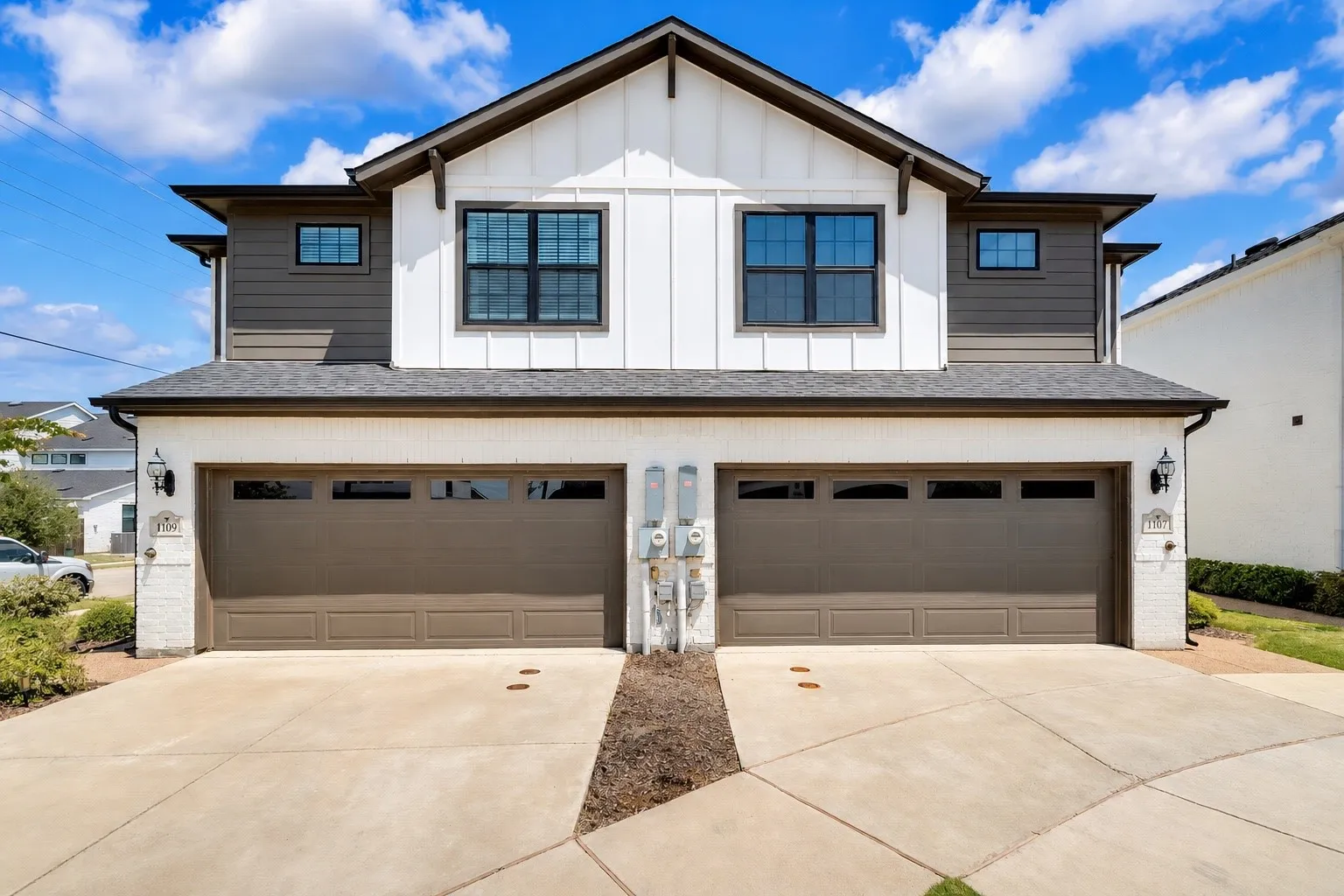 Townhouse For Sale in Denton County , 1109 Rusk Way, Lewisville, Texas 75077, 3 Bedroom, 3 Bathroom, 2 Garage spaces, 1,710 Sqft, built in 2022, mls#21358582, Real Estate Agent in Lewisville, Homes For Sale in Denton county, Homes For Sale in Lewisville, Realtor in Lewisville Texas, Real Estate Brokerage Independent Realty Texas, Luminita Cordes Realtor