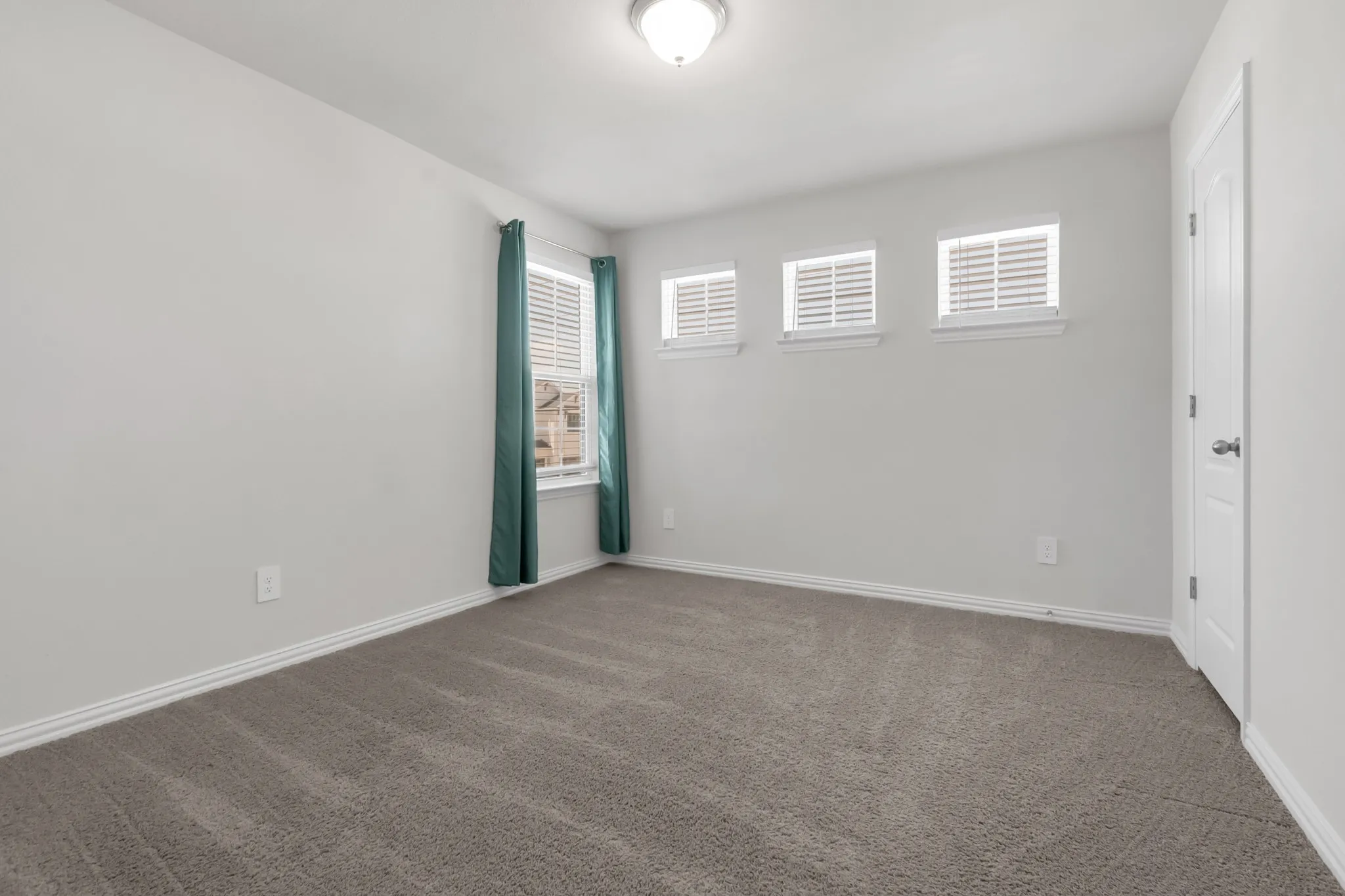 Townhouse For Sale in Denton County , 1109 Rusk Way, Lewisville, Texas 75077, 3 Bedroom, 3 Bathroom, 2 Garage spaces, 1,710 Sqft, built in 2022, mls#21358582, Real Estate Agent in Lewisville, Homes For Sale in Denton county, Homes For Sale in Lewisville, Realtor in Lewisville Texas, Real Estate Brokerage Independent Realty Texas, Luminita Cordes Realtor