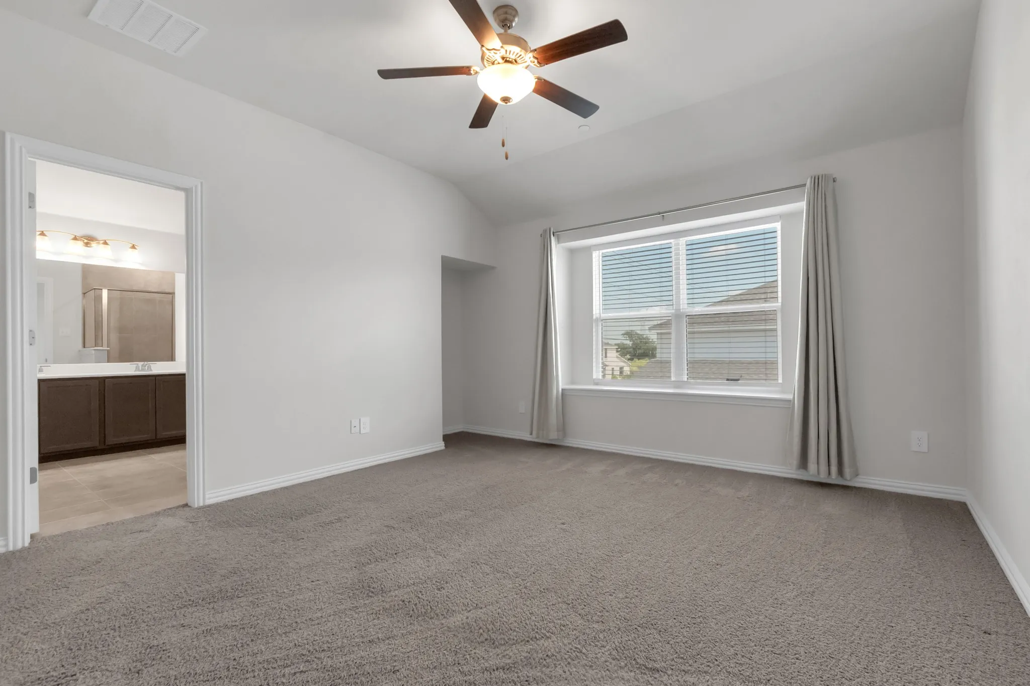 Townhouse For Sale in Denton County , 1109 Rusk Way, Lewisville, Texas 75077, 3 Bedroom, 3 Bathroom, 2 Garage spaces, 1,710 Sqft, built in 2022, mls#21358582, Real Estate Agent in Lewisville, Homes For Sale in Denton county, Homes For Sale in Lewisville, Realtor in Lewisville Texas, Real Estate Brokerage Independent Realty Texas, Luminita Cordes Realtor