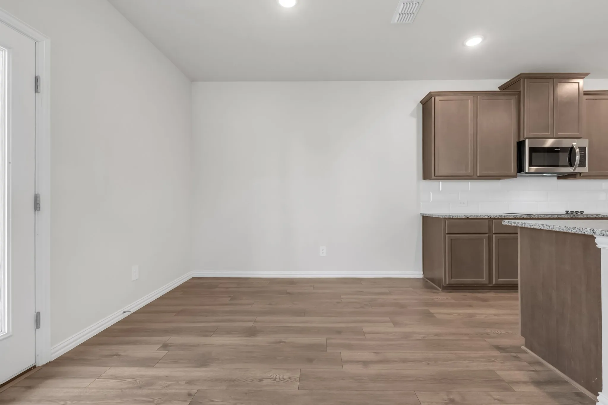 Townhouse For Sale in Denton County , 1109 Rusk Way, Lewisville, Texas 75077, 3 Bedroom, 3 Bathroom, 2 Garage spaces, 1,710 Sqft, built in 2022, mls#21358582, Real Estate Agent in Lewisville, Homes For Sale in Denton county, Homes For Sale in Lewisville, Realtor in Lewisville Texas, Real Estate Brokerage Independent Realty Texas, Luminita Cordes Realtor