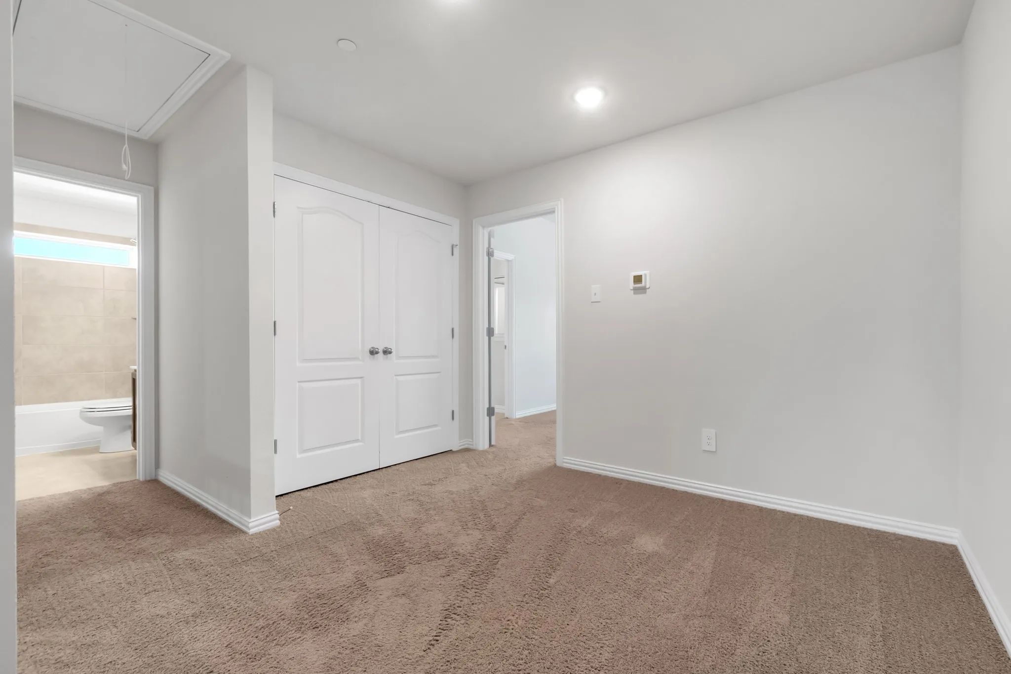 Townhouse For Sale in Denton County , 1109 Rusk Way, Lewisville, Texas 75077, 3 Bedroom, 3 Bathroom, 2 Garage spaces, 1,710 Sqft, built in 2022, mls#21358582, Real Estate Agent in Lewisville, Homes For Sale in Denton county, Homes For Sale in Lewisville, Realtor in Lewisville Texas, Real Estate Brokerage Independent Realty Texas, Luminita Cordes Realtor