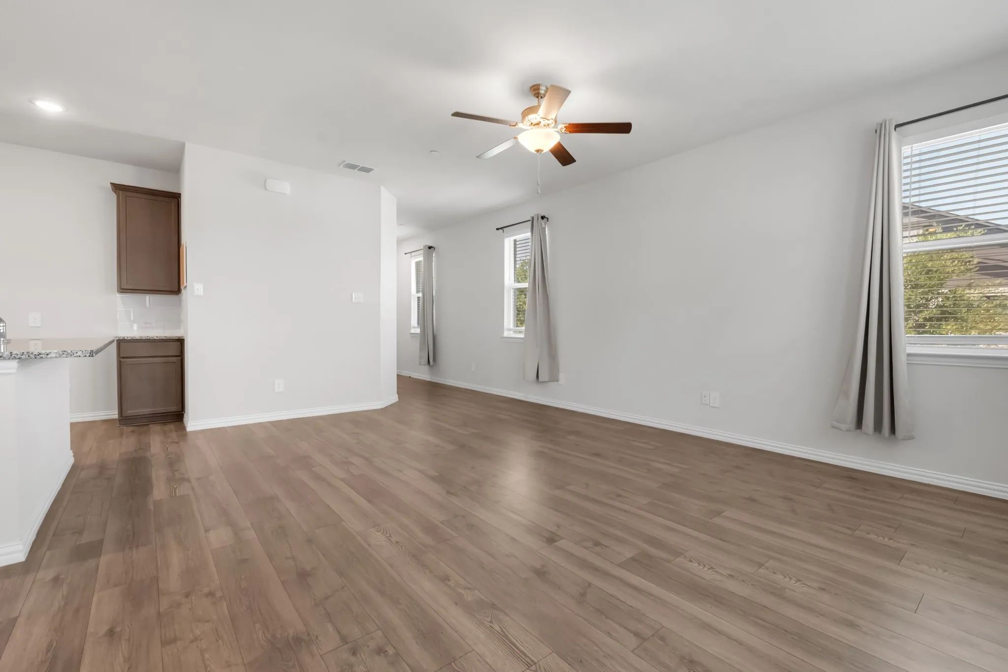 Townhouse For Sale in Denton County , 1109 Rusk Way, Lewisville, Texas 75077, 3 Bedroom, 3 Bathroom, 2 Garage spaces, 1,710 Sqft, built in 2022, mls#21358582, Real Estate Agent in Lewisville, Homes For Sale in Denton county, Homes For Sale in Lewisville, Realtor in Lewisville Texas, Real Estate Brokerage Independent Realty Texas, Luminita Cordes Realtor