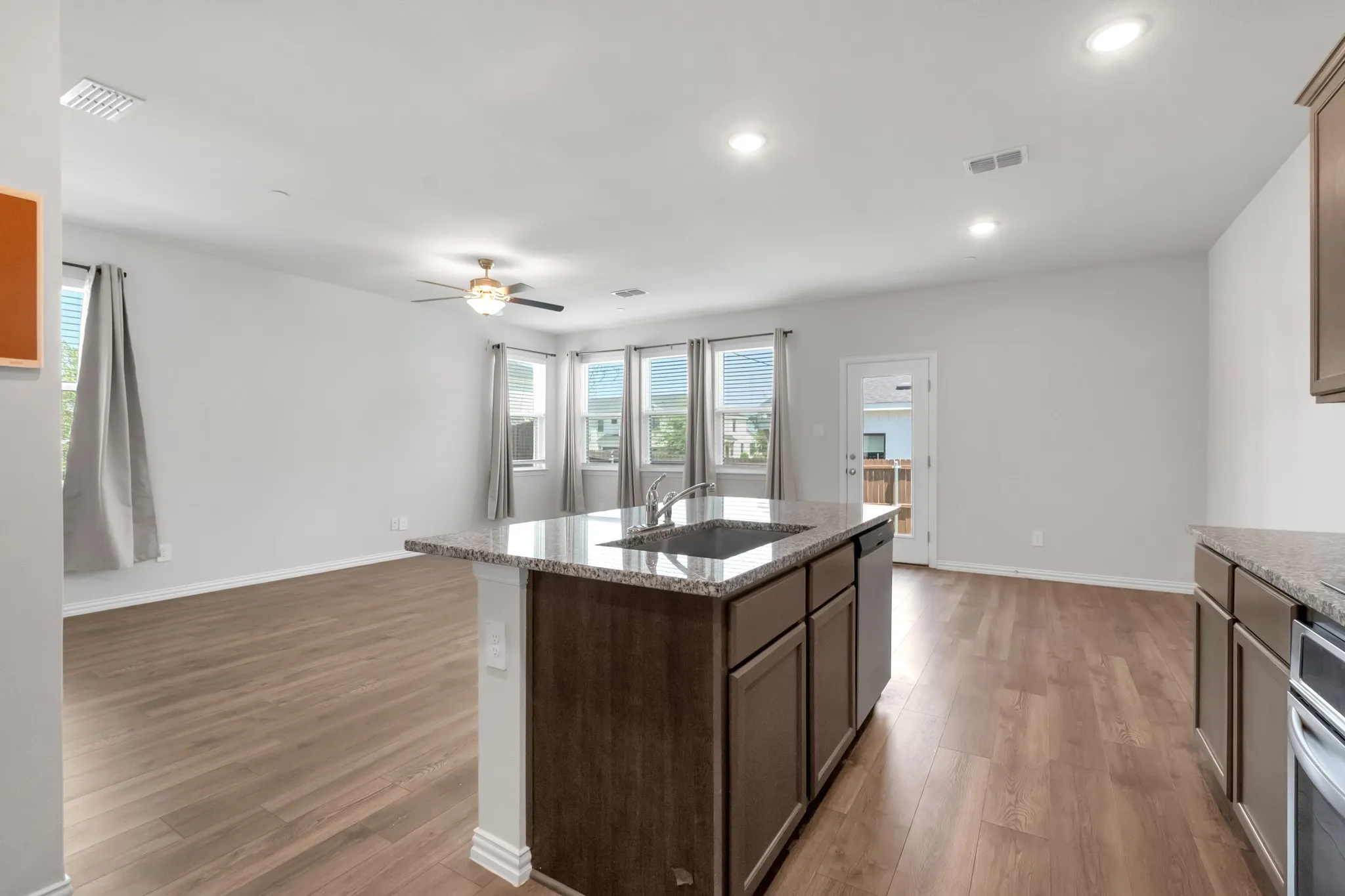 Townhouse For Sale in Denton County , 1109 Rusk Way, Lewisville, Texas 75077, 3 Bedroom, 3 Bathroom, 2 Garage spaces, 1,710 Sqft, built in 2022, mls#21358582, Real Estate Agent in Lewisville, Homes For Sale in Denton county, Homes For Sale in Lewisville, Realtor in Lewisville Texas, Real Estate Brokerage Independent Realty Texas, Luminita Cordes Realtor