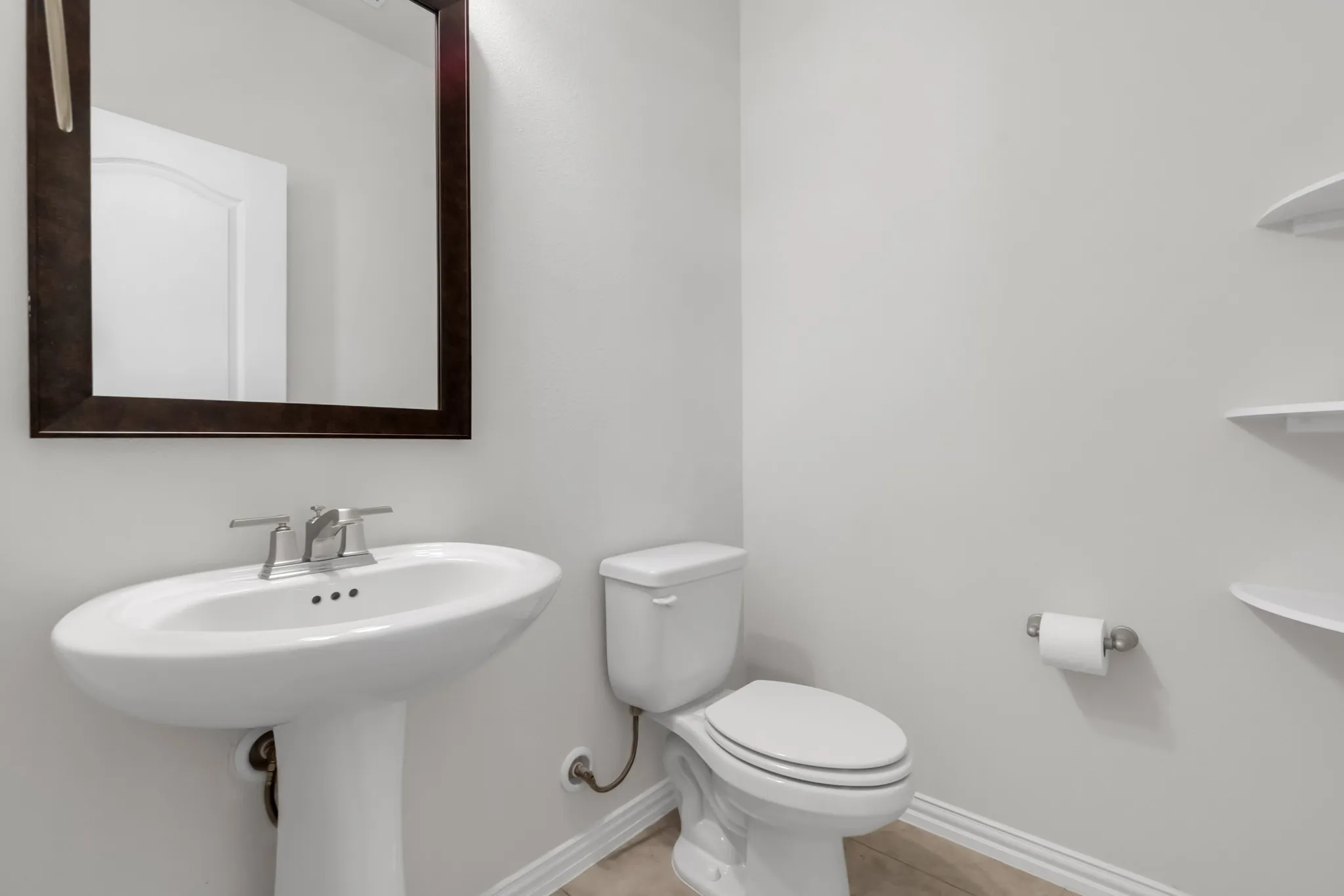 Townhouse For Sale in Denton County , 1109 Rusk Way, Lewisville, Texas 75077, 3 Bedroom, 3 Bathroom, 2 Garage spaces, 1,710 Sqft, built in 2022, mls#21358582, Real Estate Agent in Lewisville, Homes For Sale in Denton county, Homes For Sale in Lewisville, Realtor in Lewisville Texas, Real Estate Brokerage Independent Realty Texas, Luminita Cordes Realtor