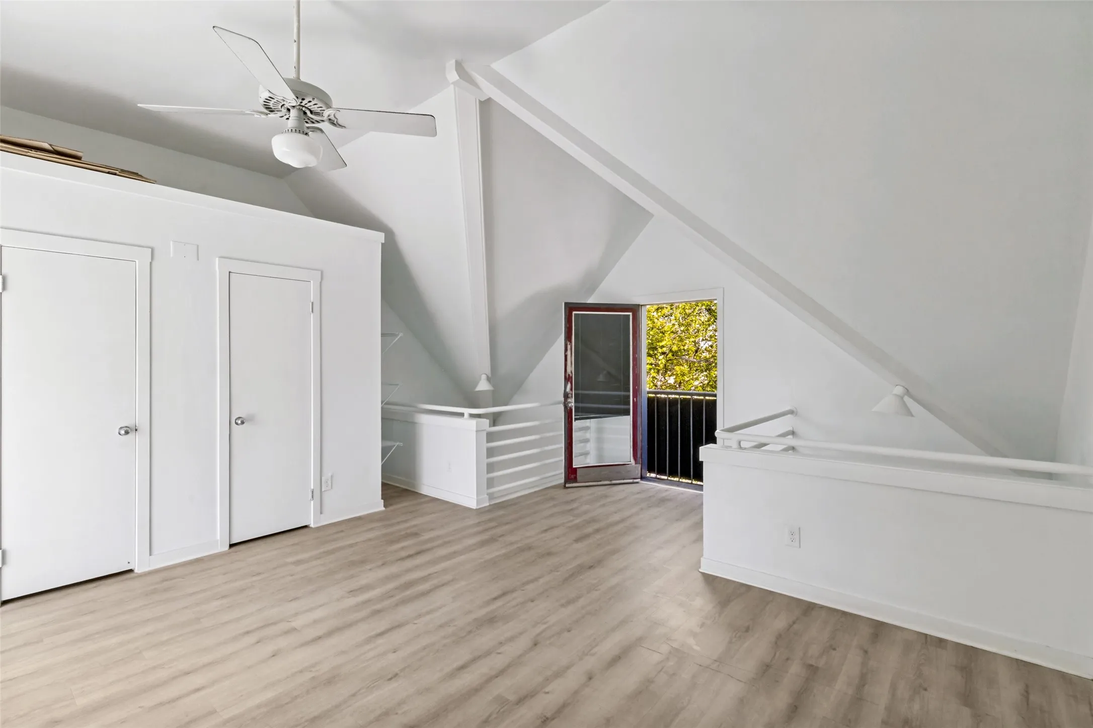 Condominium For Rent in Dallas County , 2802 Greenville Avenue B, Dallas, Texas 75206, 1 Bedroom, 1 Bathroom, Garage spaces, 815 Sqft, built in 1948, mls#21359359, Real Estate Agent in Dallas, Homes For Rent in Dallas county, Homes For Rent in Dallas, Realtor in Dallas Texas, Real Estate Brokerage Independent Realty Texas, Luminita Cordes Realtor