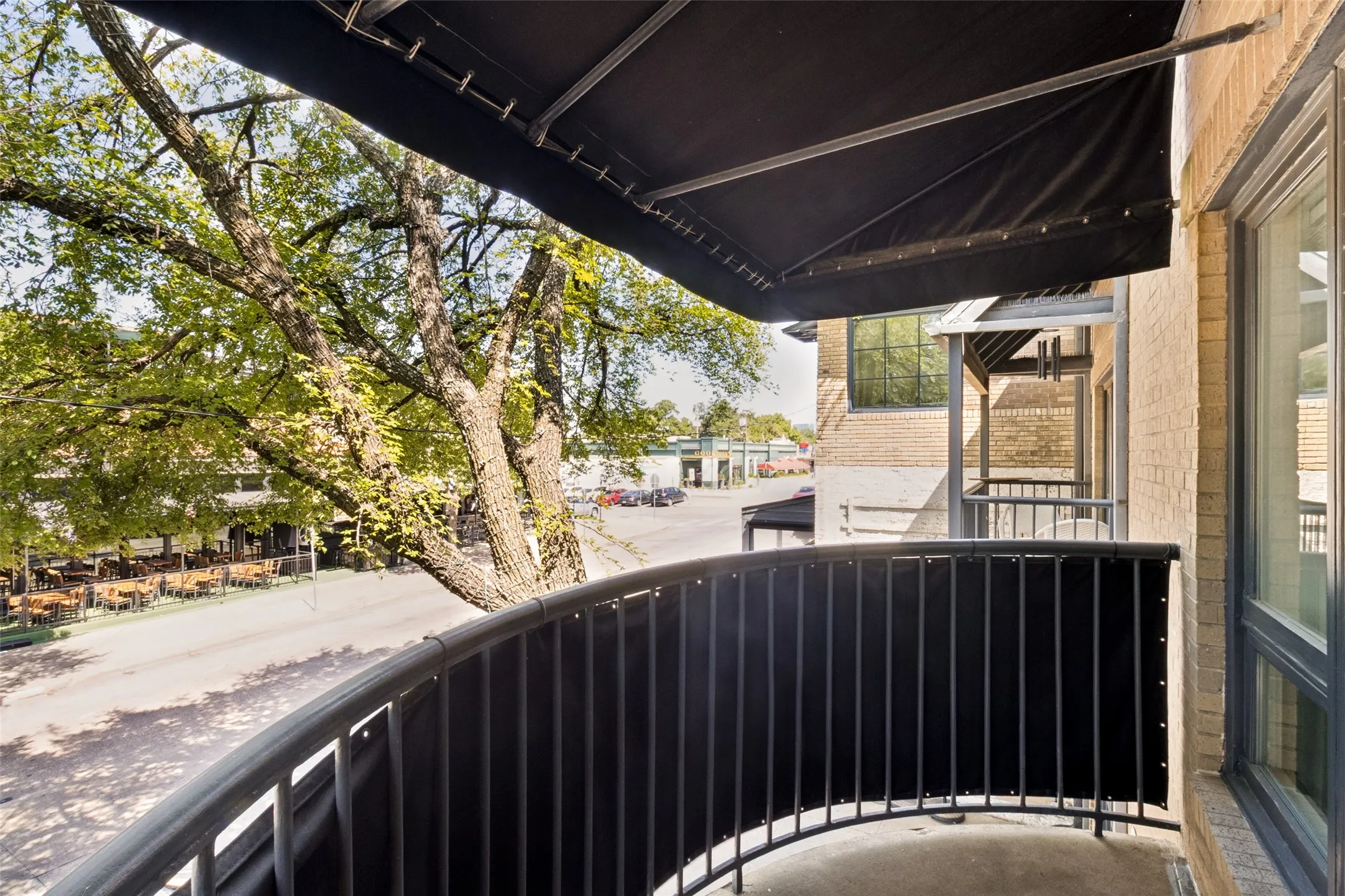 Condominium For Rent in Dallas County , 2802 Greenville Avenue B, Dallas, Texas 75206, 1 Bedroom, 1 Bathroom, Garage spaces, 815 Sqft, built in 1948, mls#21359359, Real Estate Agent in Dallas, Homes For Rent in Dallas county, Homes For Rent in Dallas, Realtor in Dallas Texas, Real Estate Brokerage Independent Realty Texas, Luminita Cordes Realtor