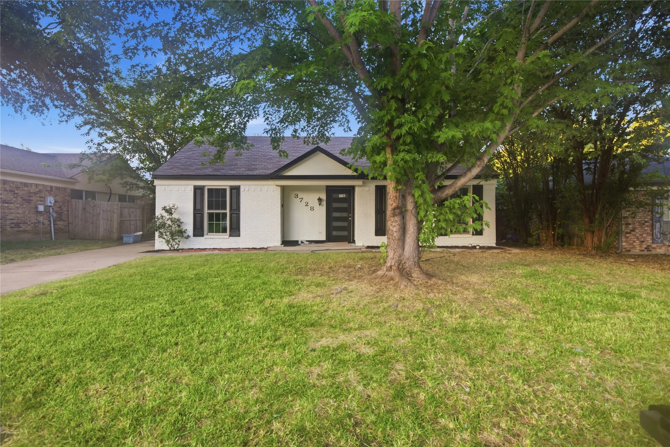 Single Family Residence For Rent in Tarrant County , 3728 Flintwood Trail, Fort Worth, Texas 76137, 2 Bedroom, 1 Bathroom, Garage spaces, 1,048 Sqft, built in 1985, Price $1,895, mls#21360721, Real Estate Agent in Fort Worth, Homes For Rent in Tarrant county, Homes For Rent in Fort Worth, Realtor in Fort Worth Texas, Real Estate Brokerage Independent Realty Texas, Luminita Cordes Realtor