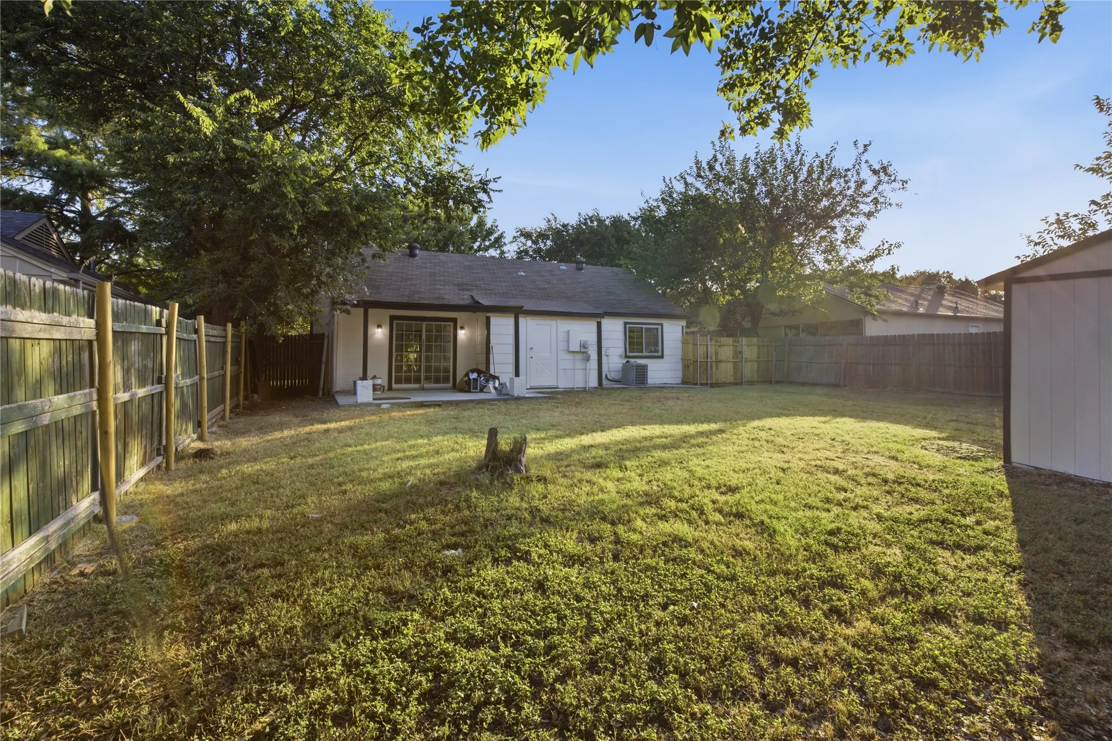 Single Family Residence For Rent in Tarrant County , 3728 Flintwood Trail, Fort Worth, Texas 76137, 2 Bedroom, 1 Bathroom, Garage spaces, 1,048 Sqft, built in 1985, Price $1,895, mls#21360721, Real Estate Agent in Fort Worth, Homes For Rent in Tarrant county, Homes For Rent in Fort Worth, Realtor in Fort Worth Texas, Real Estate Brokerage Independent Realty Texas, Luminita Cordes Realtor