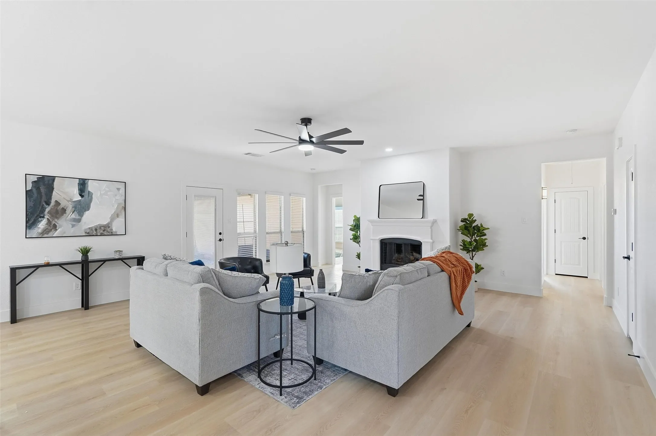 Single Family Residence For Rent in Rockwall County , 1295 White Water Lane, Rockwall, Texas 75087, 4 Bedroom, 2 Bathroom, 2 Garage spaces, 2,156 Sqft, built in 2015, mls#21360724, Real Estate Agent in Rockwall, Homes For Rent in Rockwall county, Homes For Rent in Rockwall, Realtor in Rockwall Texas, Real Estate Brokerage Independent Realty Texas, Luminita Cordes Realtor