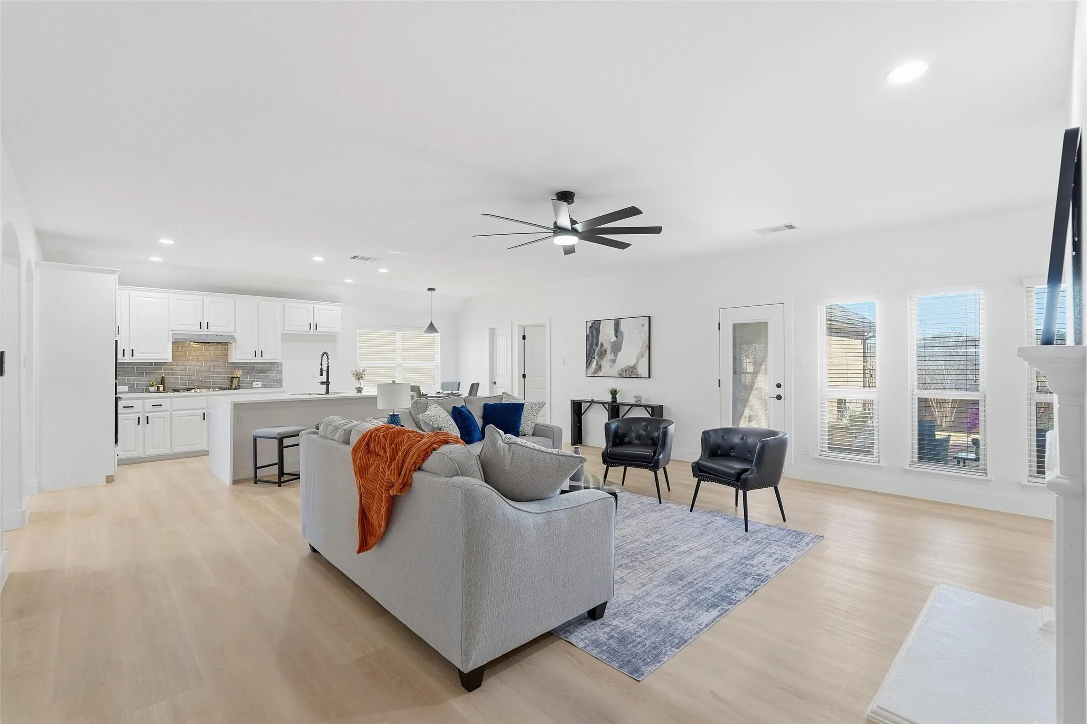 Single Family Residence For Rent in Rockwall County , 1295 White Water Lane, Rockwall, Texas 75087, 4 Bedroom, 2 Bathroom, 2 Garage spaces, 2,156 Sqft, built in 2015, mls#21360724, Real Estate Agent in Rockwall, Homes For Rent in Rockwall county, Homes For Rent in Rockwall, Realtor in Rockwall Texas, Real Estate Brokerage Independent Realty Texas, Luminita Cordes Realtor