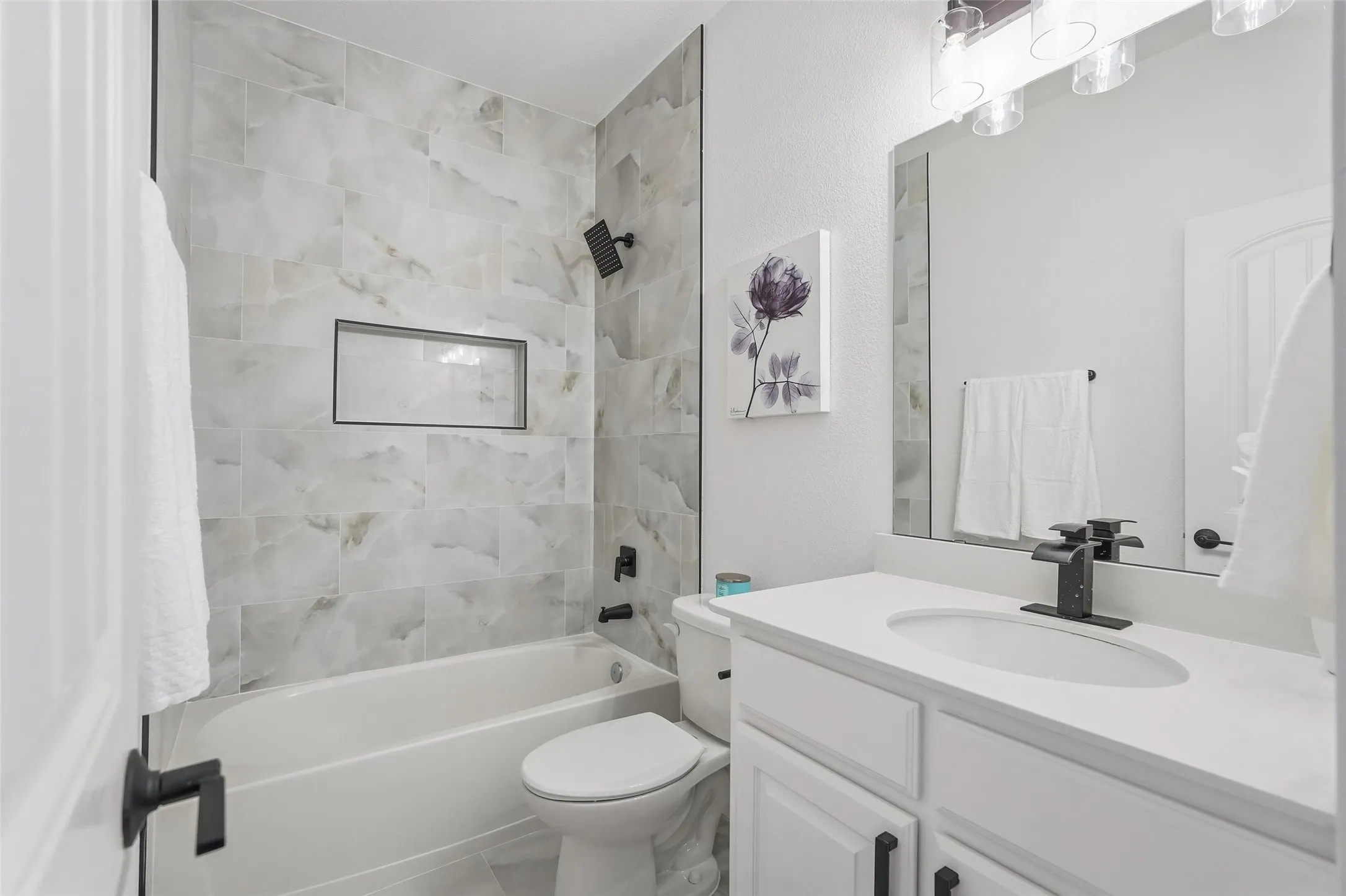 Single Family Residence For Rent in Rockwall County , 1295 White Water Lane, Rockwall, Texas 75087, 4 Bedroom, 2 Bathroom, 2 Garage spaces, 2,156 Sqft, built in 2015, mls#21360724, Real Estate Agent in Rockwall, Homes For Rent in Rockwall county, Homes For Rent in Rockwall, Realtor in Rockwall Texas, Real Estate Brokerage Independent Realty Texas, Luminita Cordes Realtor