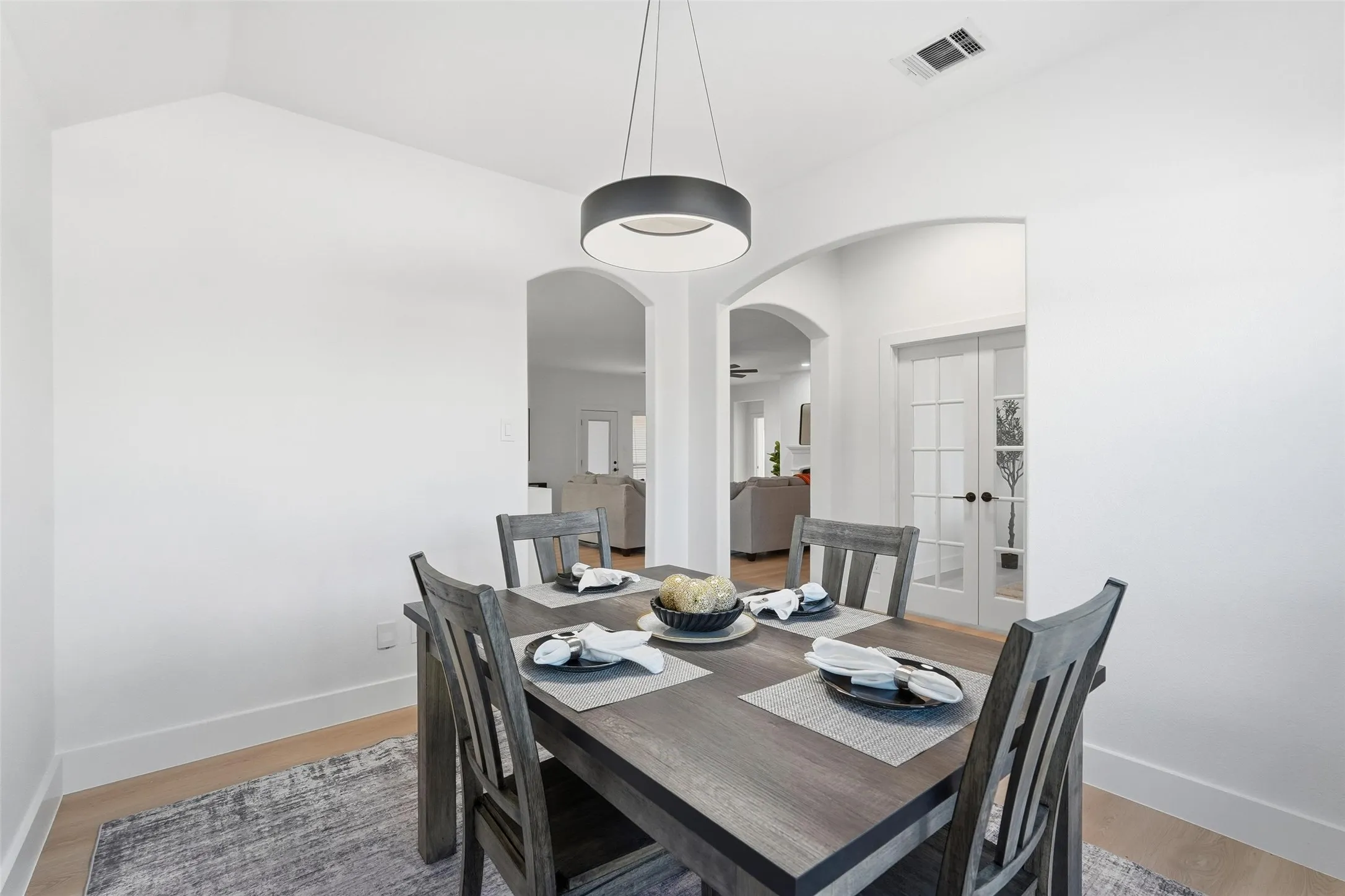 Single Family Residence For Rent in Rockwall County , 1295 White Water Lane, Rockwall, Texas 75087, 4 Bedroom, 2 Bathroom, 2 Garage spaces, 2,156 Sqft, built in 2015, mls#21360724, Real Estate Agent in Rockwall, Homes For Rent in Rockwall county, Homes For Rent in Rockwall, Realtor in Rockwall Texas, Real Estate Brokerage Independent Realty Texas, Luminita Cordes Realtor