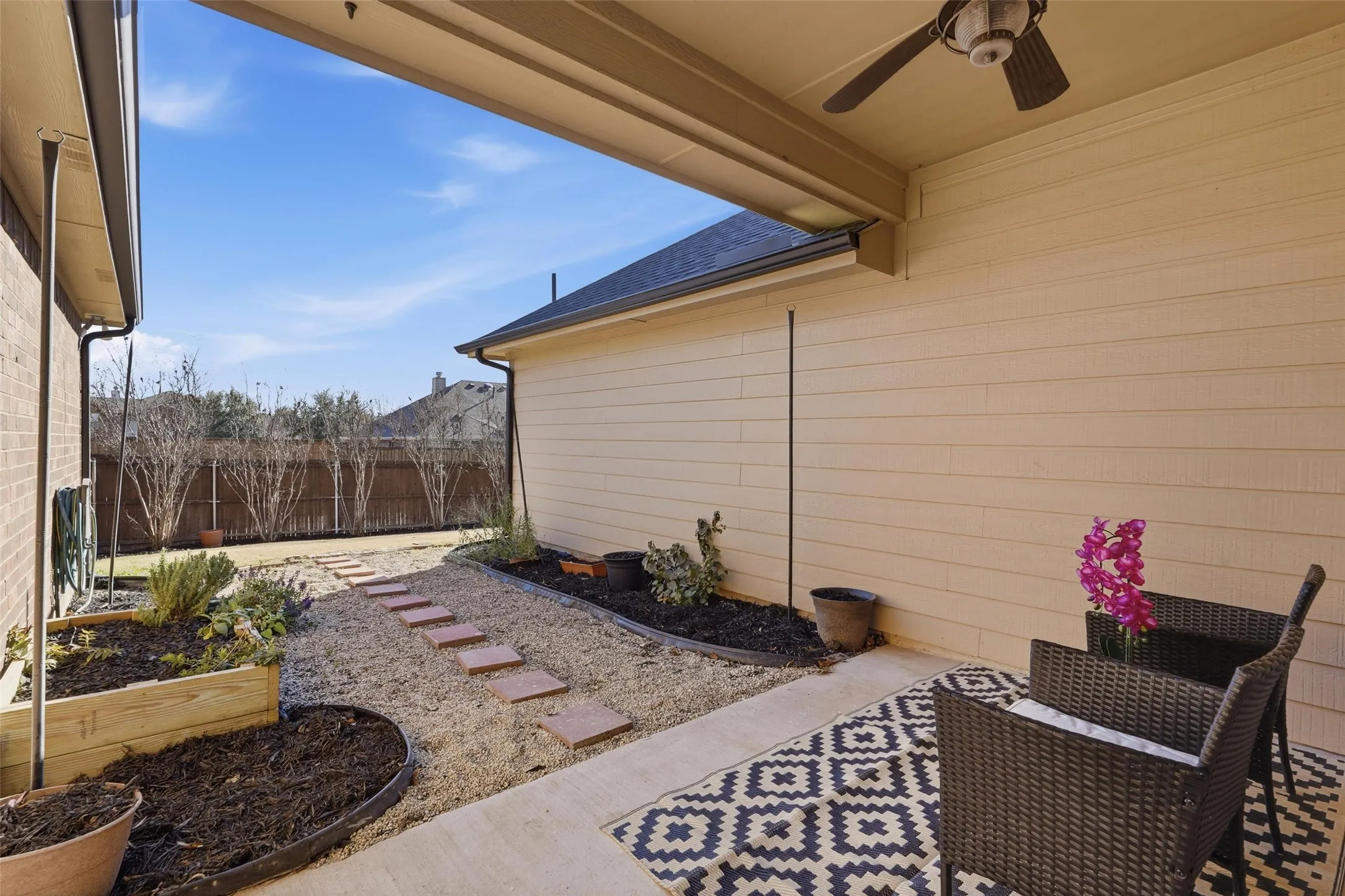 Single Family Residence For Rent in Rockwall County , 1295 White Water Lane, Rockwall, Texas 75087, 4 Bedroom, 2 Bathroom, 2 Garage spaces, 2,156 Sqft, built in 2015, mls#21360724, Real Estate Agent in Rockwall, Homes For Rent in Rockwall county, Homes For Rent in Rockwall, Realtor in Rockwall Texas, Real Estate Brokerage Independent Realty Texas, Luminita Cordes Realtor