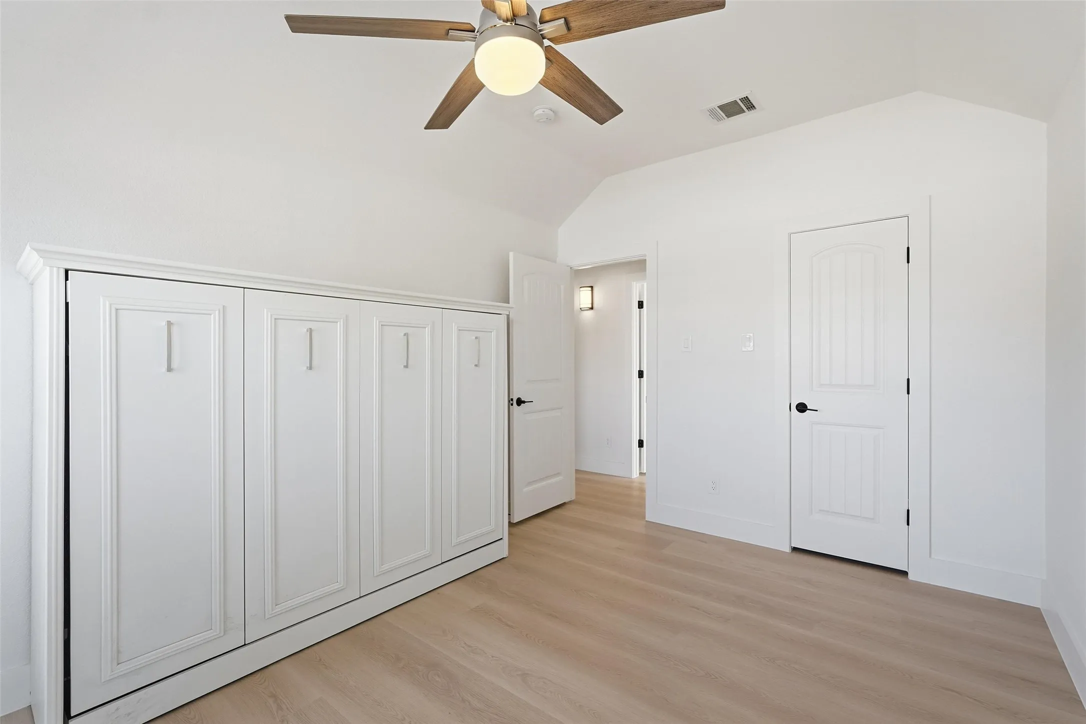 Single Family Residence For Rent in Rockwall County , 1295 White Water Lane, Rockwall, Texas 75087, 4 Bedroom, 2 Bathroom, 2 Garage spaces, 2,156 Sqft, built in 2015, mls#21360724, Real Estate Agent in Rockwall, Homes For Rent in Rockwall county, Homes For Rent in Rockwall, Realtor in Rockwall Texas, Real Estate Brokerage Independent Realty Texas, Luminita Cordes Realtor