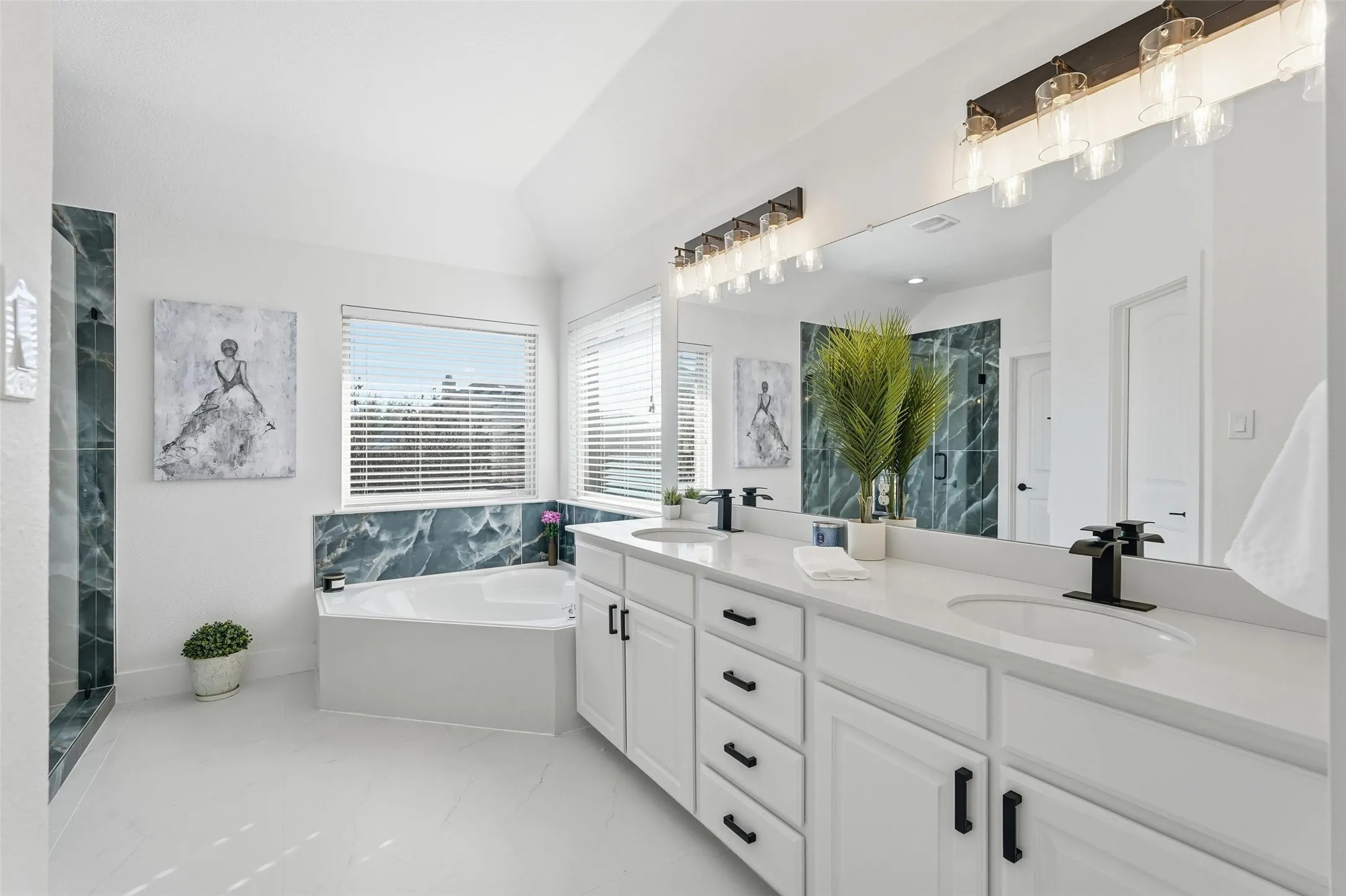 Single Family Residence For Rent in Rockwall County , 1295 White Water Lane, Rockwall, Texas 75087, 4 Bedroom, 2 Bathroom, 2 Garage spaces, 2,156 Sqft, built in 2015, mls#21360724, Real Estate Agent in Rockwall, Homes For Rent in Rockwall county, Homes For Rent in Rockwall, Realtor in Rockwall Texas, Real Estate Brokerage Independent Realty Texas, Luminita Cordes Realtor