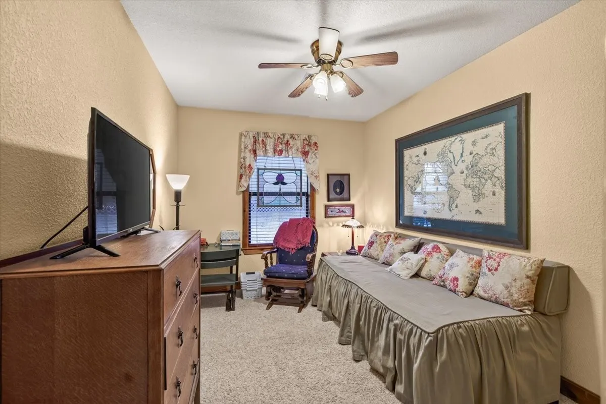 Single Family Residence For Sale in Henderson County , 14131 Melody Lane, Malakoff, Texas 75148, 4 Bedroom, 3 Bathroom, 2 Garage spaces, 2,300 Sqft, built in 2001, mls#21360716, Real Estate Agent in Malakoff, Homes For Sale in Henderson county, Homes For Sale in Malakoff, Realtor in Malakoff Texas, Real Estate Brokerage Independent Realty Texas, Luminita Cordes Realtor
