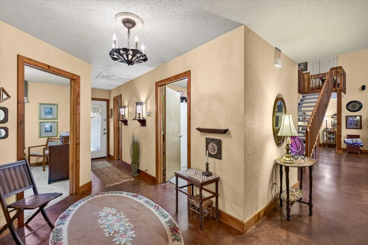 Single Family Residence For Sale in Henderson County , 14131 Melody Lane, Malakoff, Texas 75148, 4 Bedroom, 3 Bathroom, 2 Garage spaces, 2,300 Sqft, built in 2001, mls#21360716, Real Estate Agent in Malakoff, Homes For Sale in Henderson county, Homes For Sale in Malakoff, Realtor in Malakoff Texas, Real Estate Brokerage Independent Realty Texas, Luminita Cordes Realtor