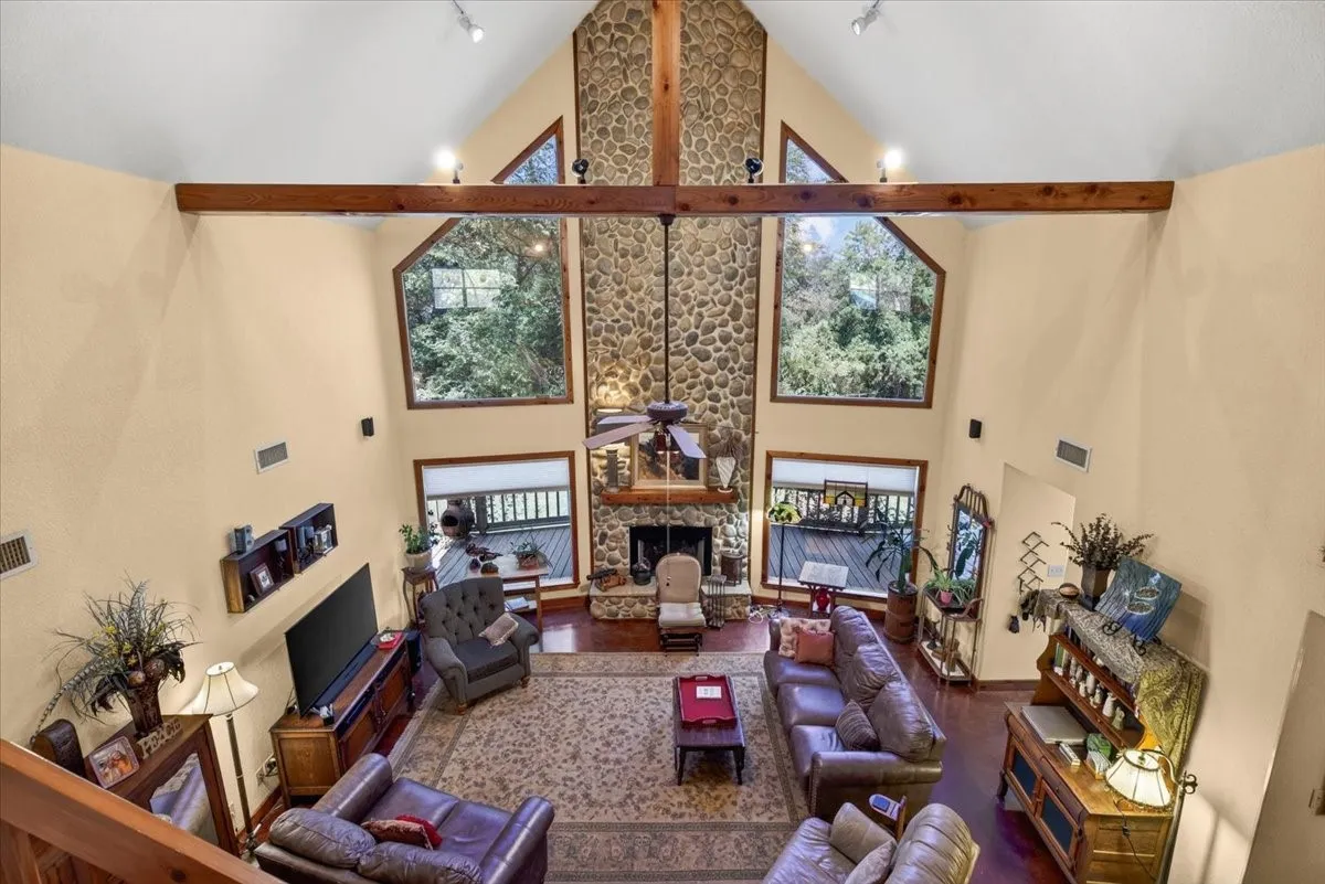 Single Family Residence For Sale in Henderson County , 14131 Melody Lane, Malakoff, Texas 75148, 4 Bedroom, 3 Bathroom, 2 Garage spaces, 2,300 Sqft, built in 2001, mls#21360716, Real Estate Agent in Malakoff, Homes For Sale in Henderson county, Homes For Sale in Malakoff, Realtor in Malakoff Texas, Real Estate Brokerage Independent Realty Texas, Luminita Cordes Realtor