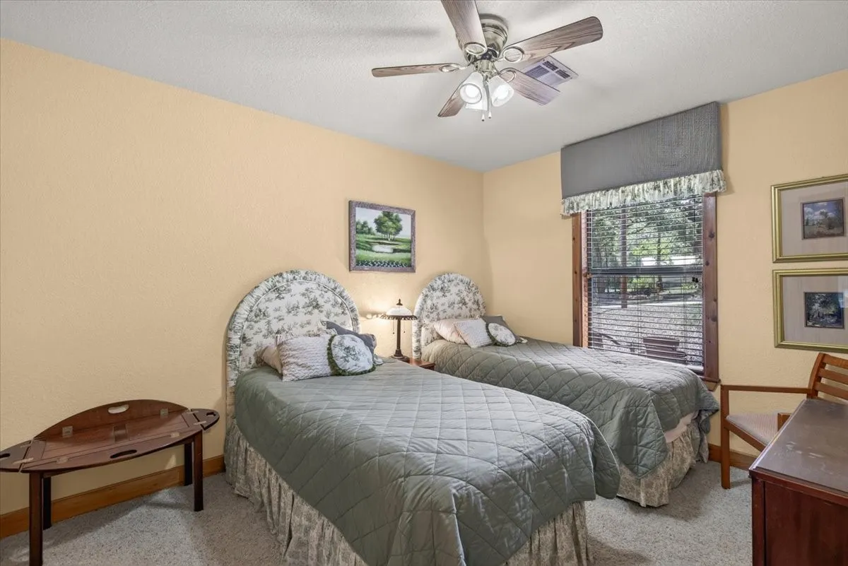 Single Family Residence For Sale in Henderson County , 14131 Melody Lane, Malakoff, Texas 75148, 4 Bedroom, 3 Bathroom, 2 Garage spaces, 2,300 Sqft, built in 2001, mls#21360716, Real Estate Agent in Malakoff, Homes For Sale in Henderson county, Homes For Sale in Malakoff, Realtor in Malakoff Texas, Real Estate Brokerage Independent Realty Texas, Luminita Cordes Realtor