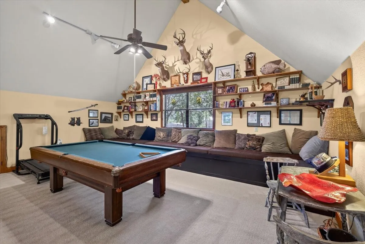 Single Family Residence For Sale in Henderson County , 14131 Melody Lane, Malakoff, Texas 75148, 4 Bedroom, 3 Bathroom, 2 Garage spaces, 2,300 Sqft, built in 2001, mls#21360716, Real Estate Agent in Malakoff, Homes For Sale in Henderson county, Homes For Sale in Malakoff, Realtor in Malakoff Texas, Real Estate Brokerage Independent Realty Texas, Luminita Cordes Realtor