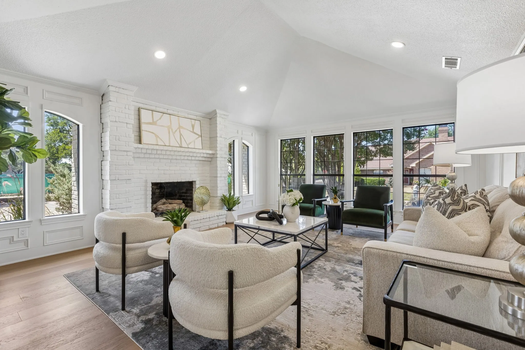 Single Family Residence For Sale in Collin County , 6403 Genstar Lane, Dallas, Texas 75252, 4 Bedroom, 4 Bathroom, 2 Garage spaces, 2,960 Sqft, built in 1979, mls#21360723, Real Estate Agent in Dallas, Homes For Sale in Collin county, Homes For Sale in Dallas, Realtor in Dallas Texas, Real Estate Brokerage Independent Realty Texas, Luminita Cordes Realtor