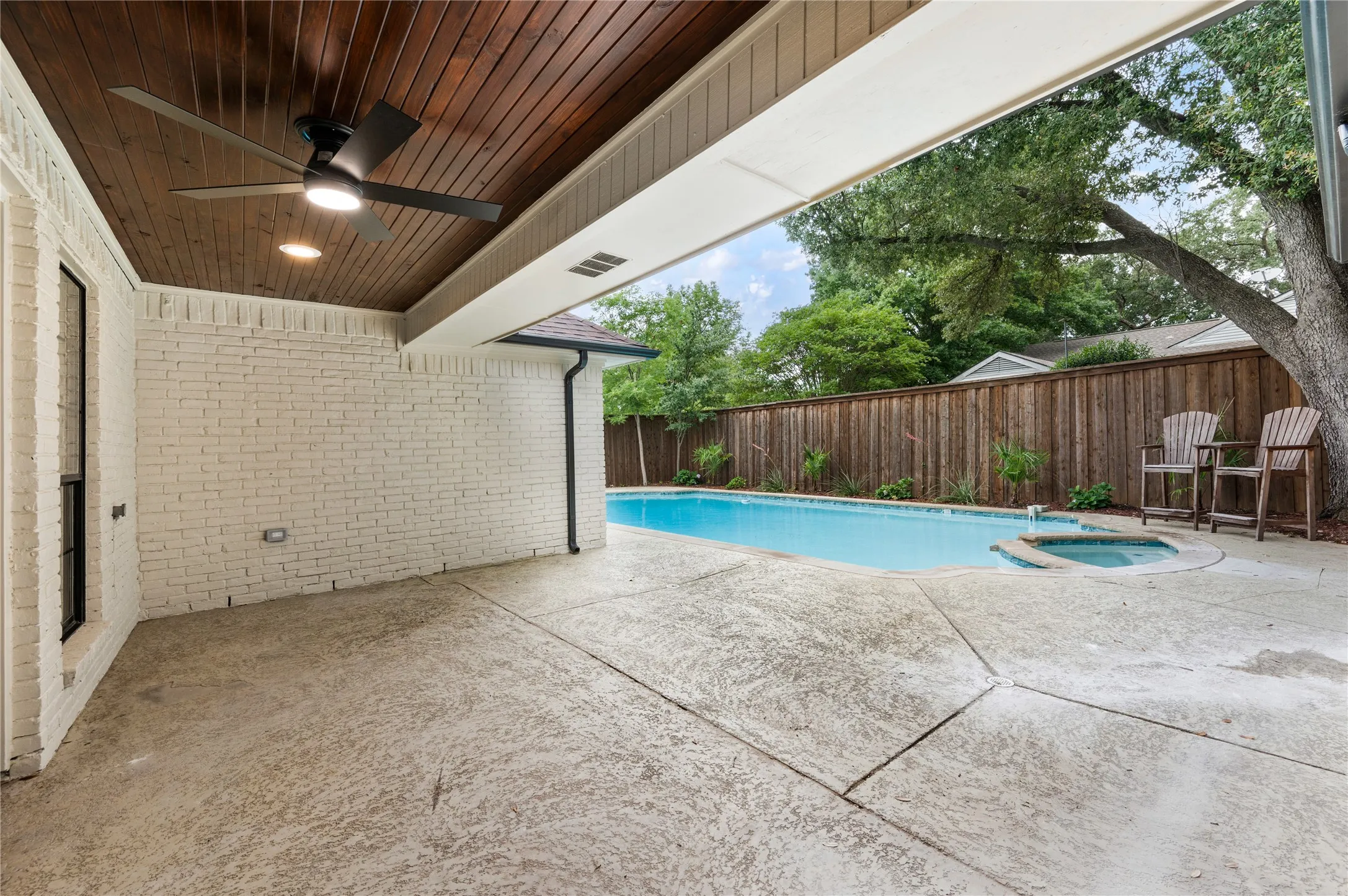Single Family Residence For Sale in Collin County , 6403 Genstar Lane, Dallas, Texas 75252, 4 Bedroom, 4 Bathroom, 2 Garage spaces, 2,960 Sqft, built in 1979, mls#21360723, Real Estate Agent in Dallas, Homes For Sale in Collin county, Homes For Sale in Dallas, Realtor in Dallas Texas, Real Estate Brokerage Independent Realty Texas, Luminita Cordes Realtor