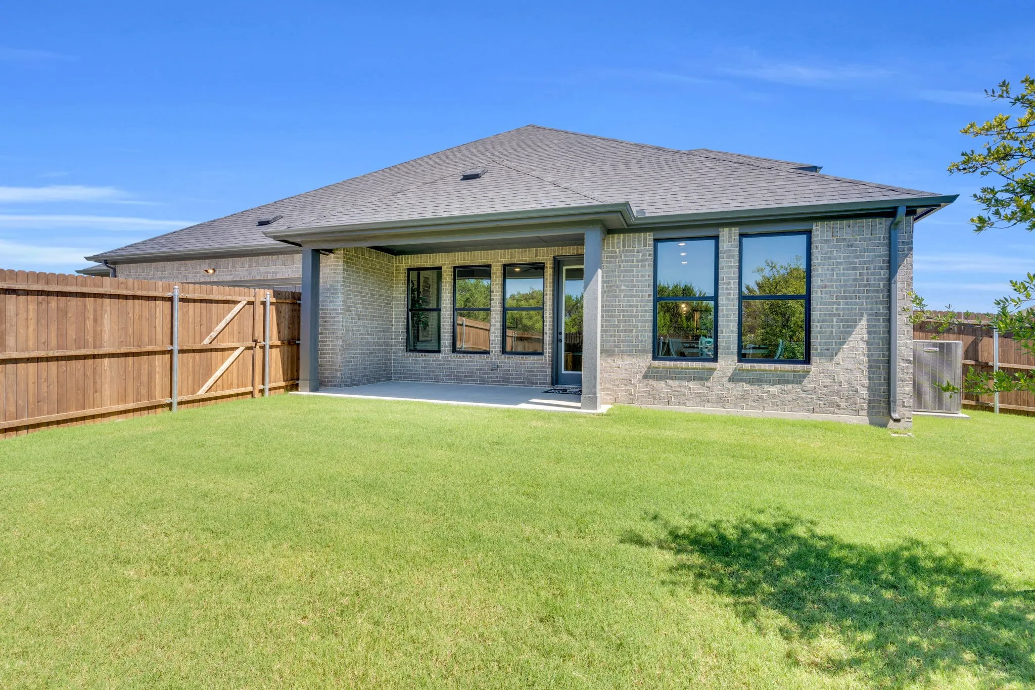 Single Family Residence For Sale in Dallas County , 1908 Barrix Lane, De Soto, Texas 75115, 4 Bedroom, 3 Bathroom, 3 Garage spaces, 3,346 Sqft, built in 2023, mls#21359551, Real Estate Agent in De Soto, Homes For Sale in Dallas county, Homes For Sale in De Soto, Realtor in De Soto Texas, Real Estate Brokerage Independent Realty Texas, Luminita Cordes Realtor
