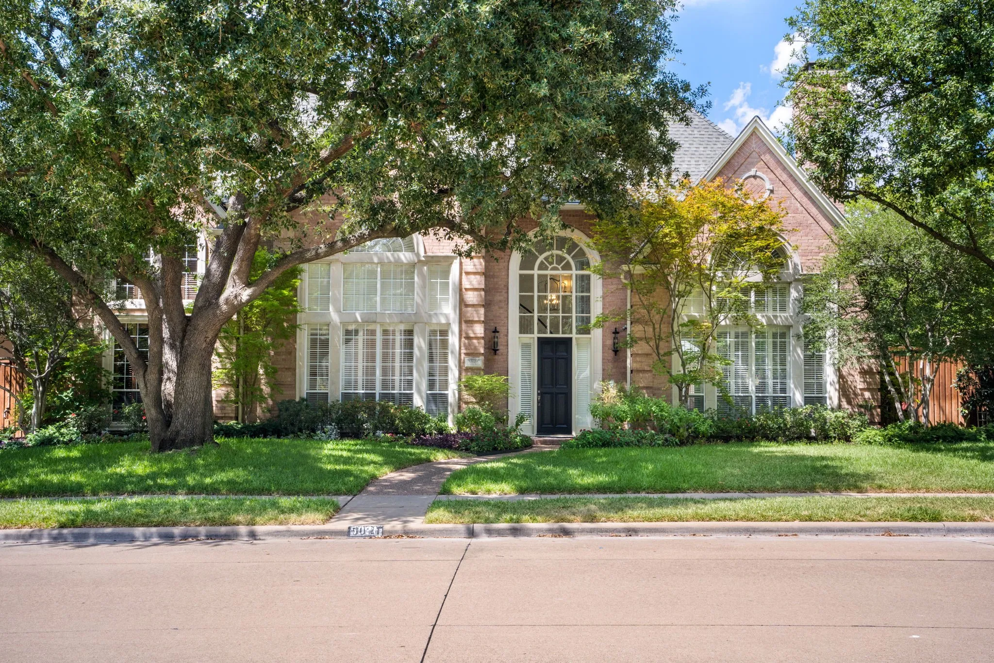 Single Family Residence For Sale in Collin County , 5021 Charles Place, Plano, Texas 75093, 4 Bedroom, 4 Bathroom, 3 Garage spaces, 4,737 Sqft, built in 1992, mls#21335839, Real Estate Agent in Plano, Homes For Sale in Collin county, Homes For Sale in Plano, Realtor in Plano Texas, Real Estate Brokerage Independent Realty Texas, Luminita Cordes Realtor