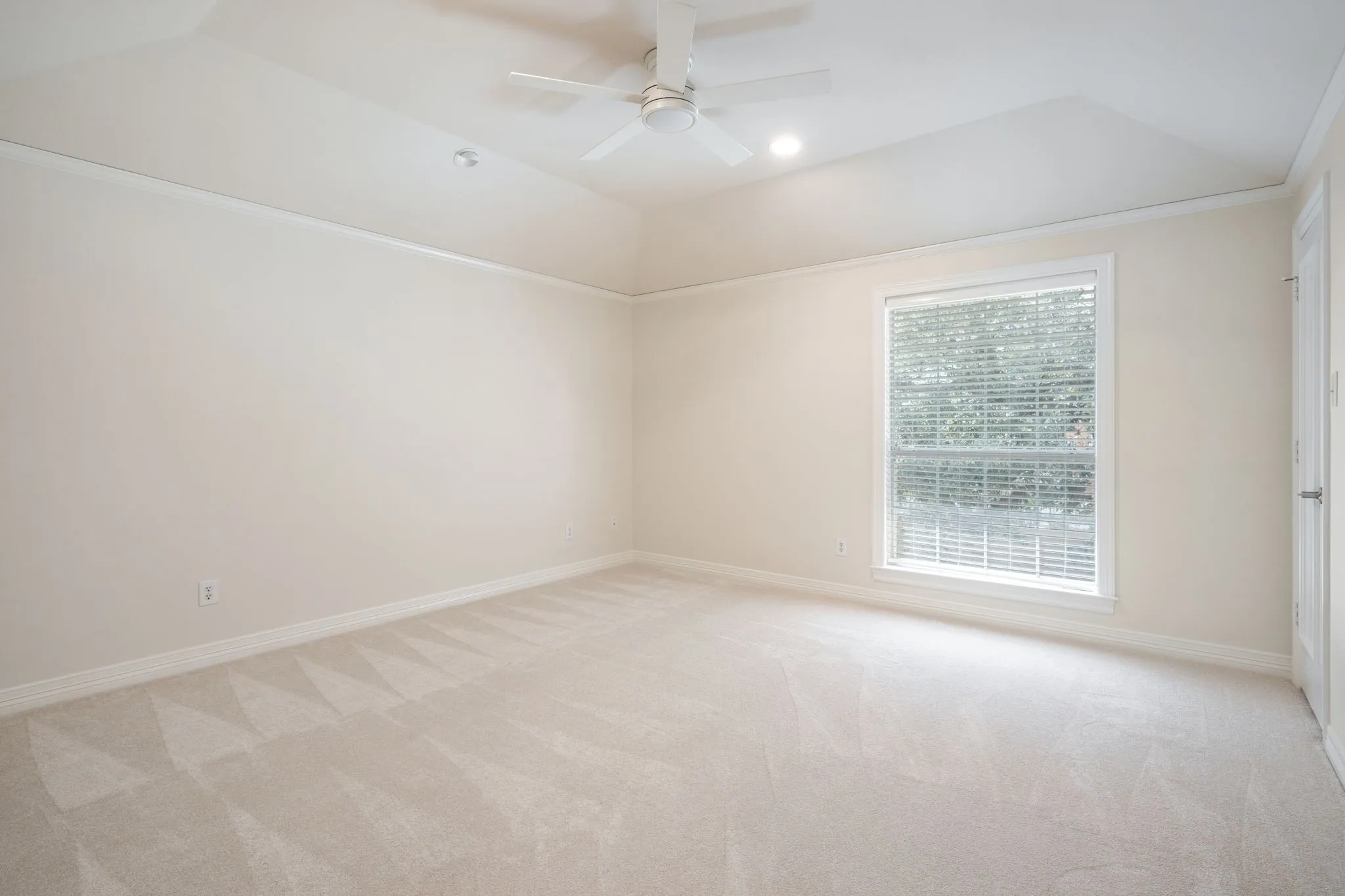 Single Family Residence For Sale in Collin County , 5021 Charles Place, Plano, Texas 75093, 4 Bedroom, 4 Bathroom, 3 Garage spaces, 4,737 Sqft, built in 1992, mls#21335839, Real Estate Agent in Plano, Homes For Sale in Collin county, Homes For Sale in Plano, Realtor in Plano Texas, Real Estate Brokerage Independent Realty Texas, Luminita Cordes Realtor