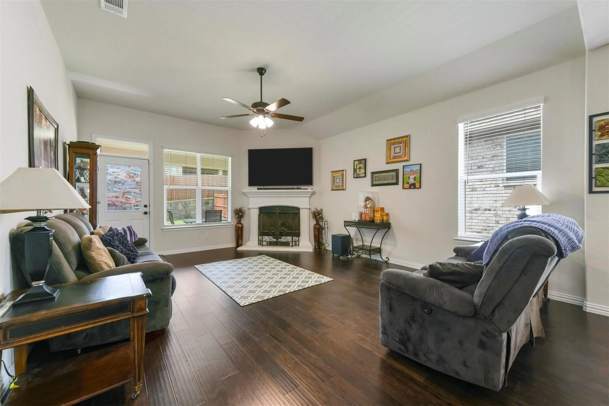 Single Family Residence For Sale in Parker County , 15049 Ted Trail, Aledo, Texas 76008, 4 Bedroom, 2 Bathroom, 2 Garage spaces, 2,176 Sqft, built in 2022, mls#21360738, Real Estate Agent in Aledo, Homes For Sale in Parker county, Homes For Sale in Aledo, Realtor in Aledo Texas, Real Estate Brokerage Independent Realty Texas, Luminita Cordes Realtor